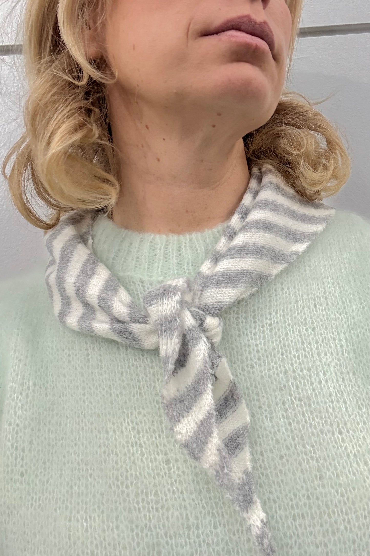 Mynte Triangel Scarf Striped -Grey