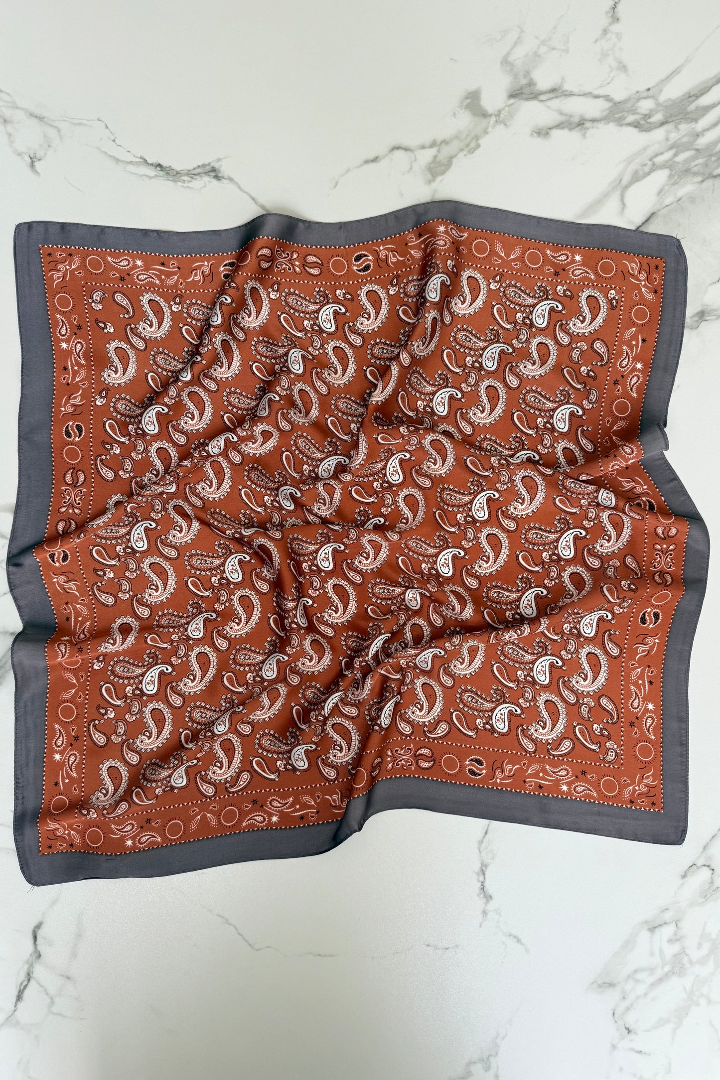 Vilja Scarf -Rust Paisley