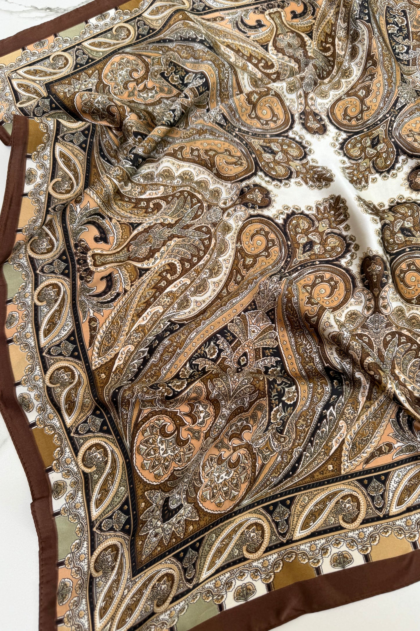 Vilja Scarf -Brown Paisley