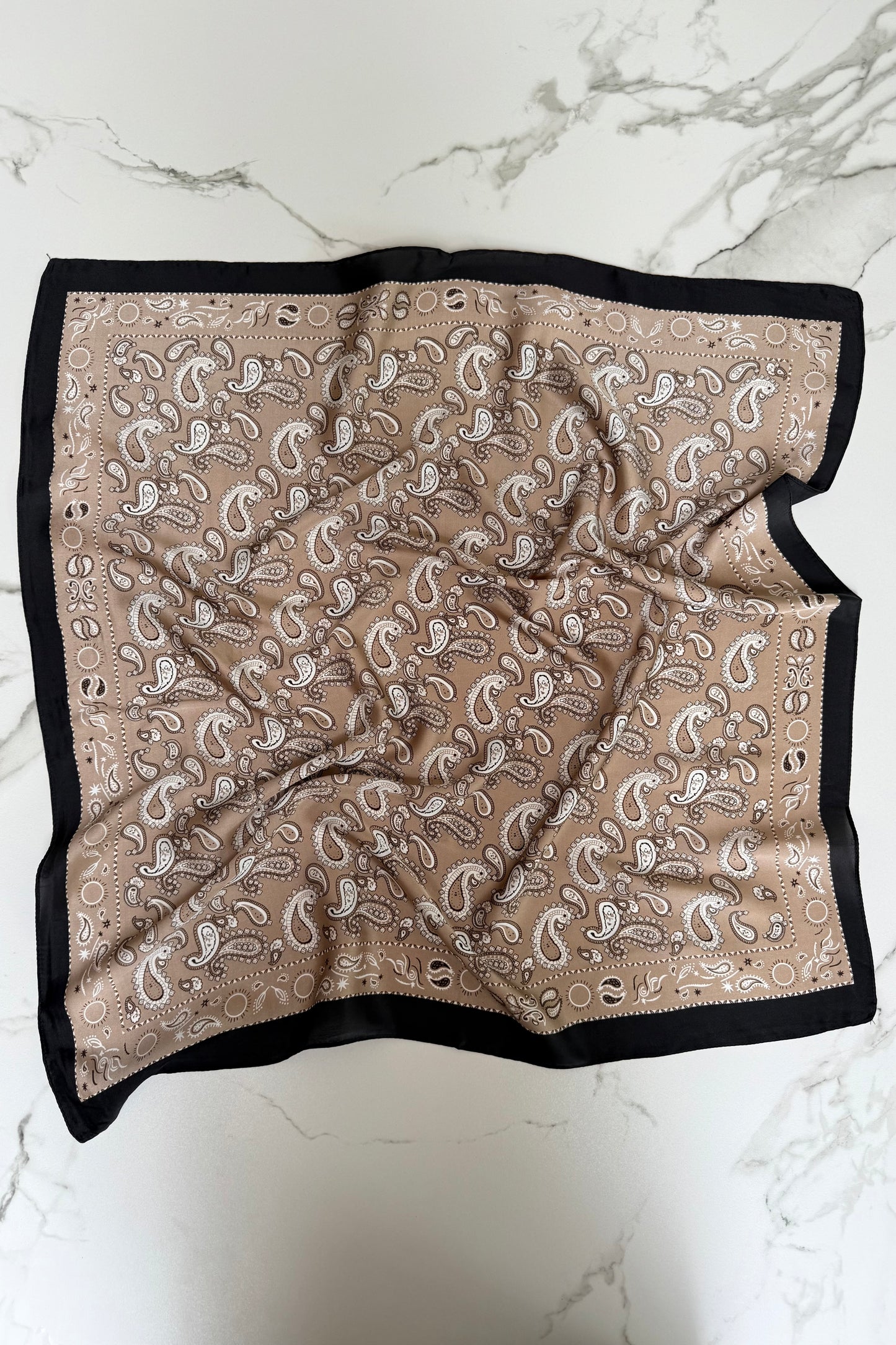 Vilja Scarf -Beige Paisley