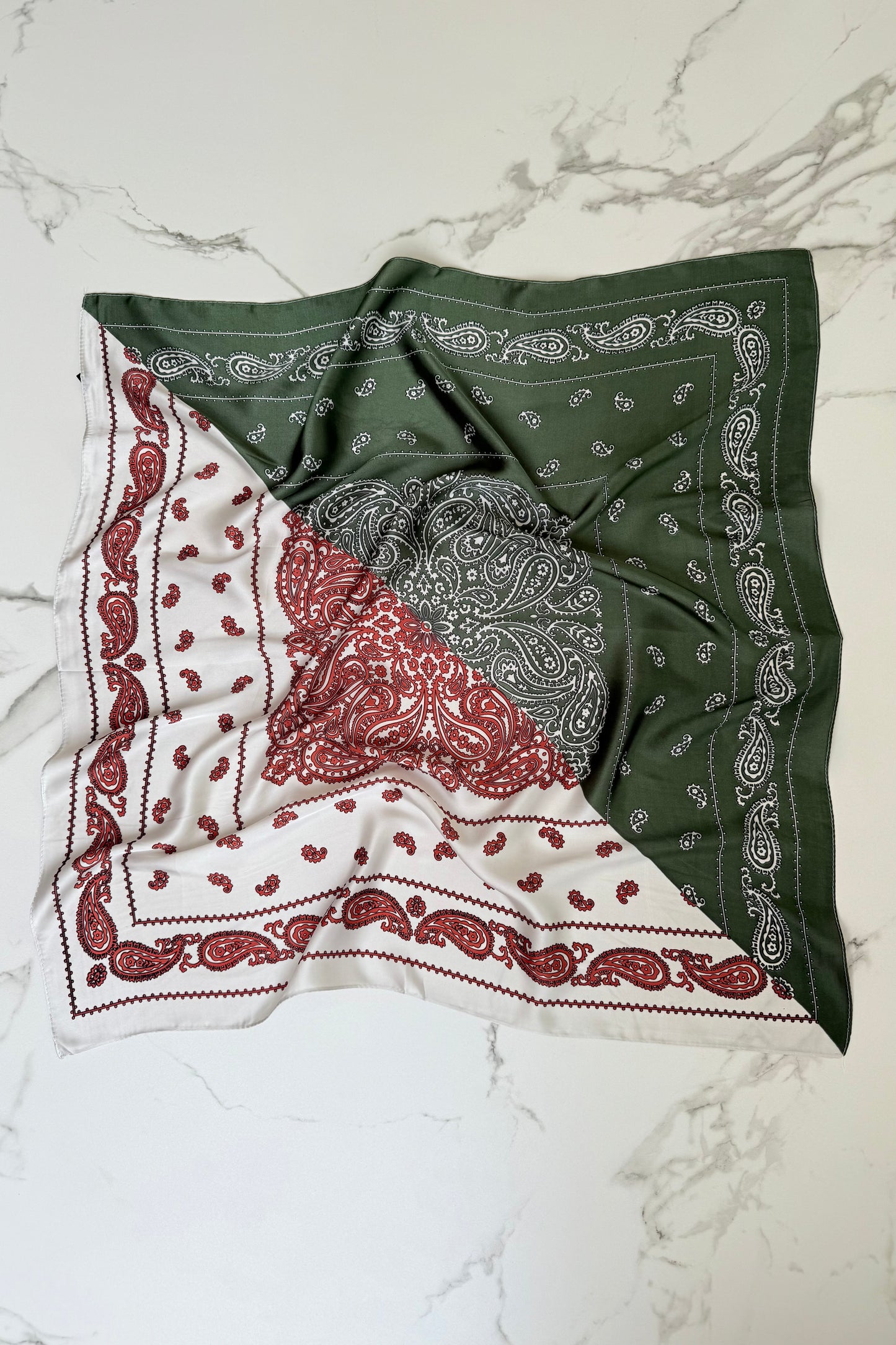 Vilja Scarf -Khaki/White