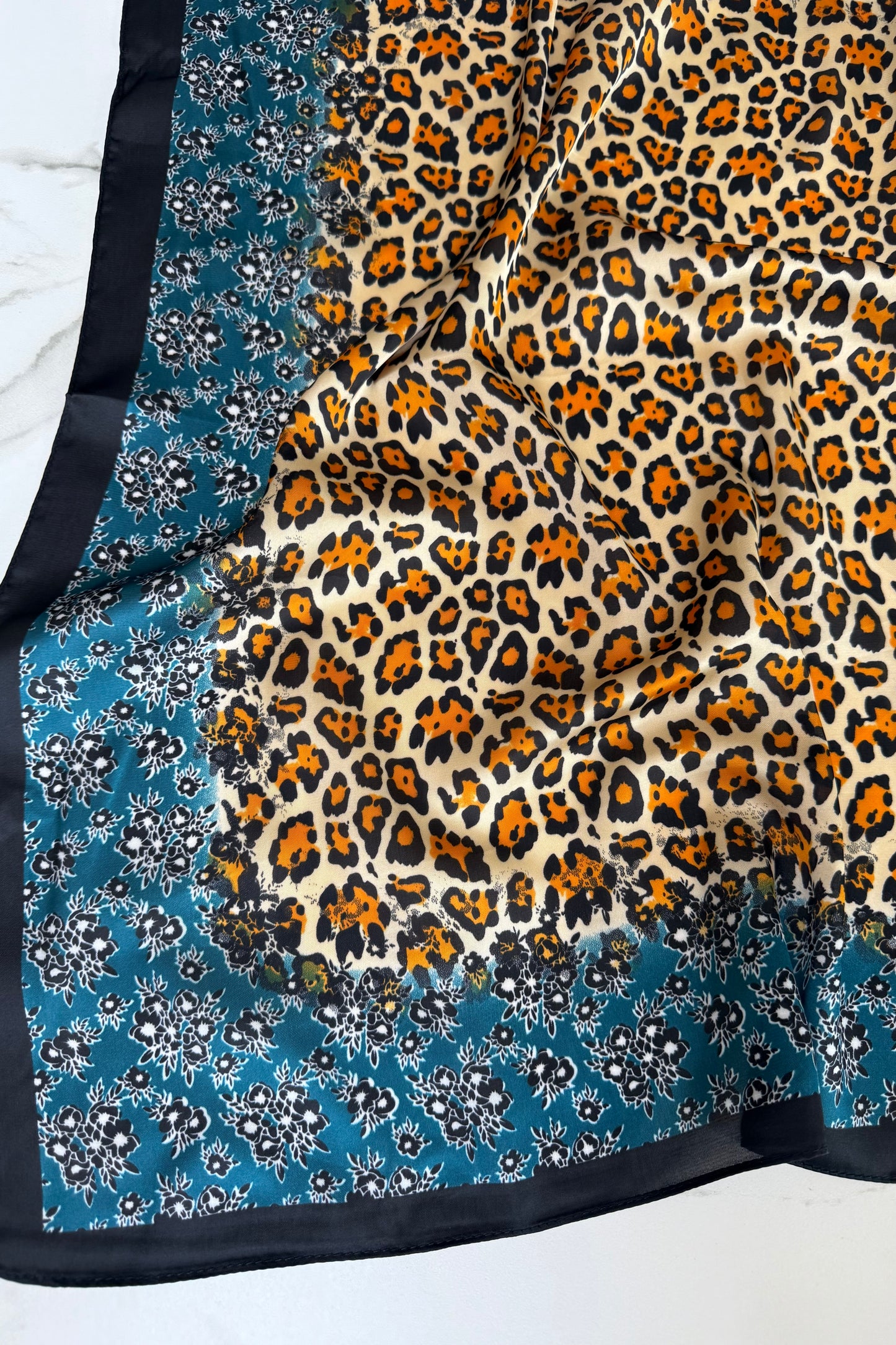 Vilja Scarf -Leopard Blue