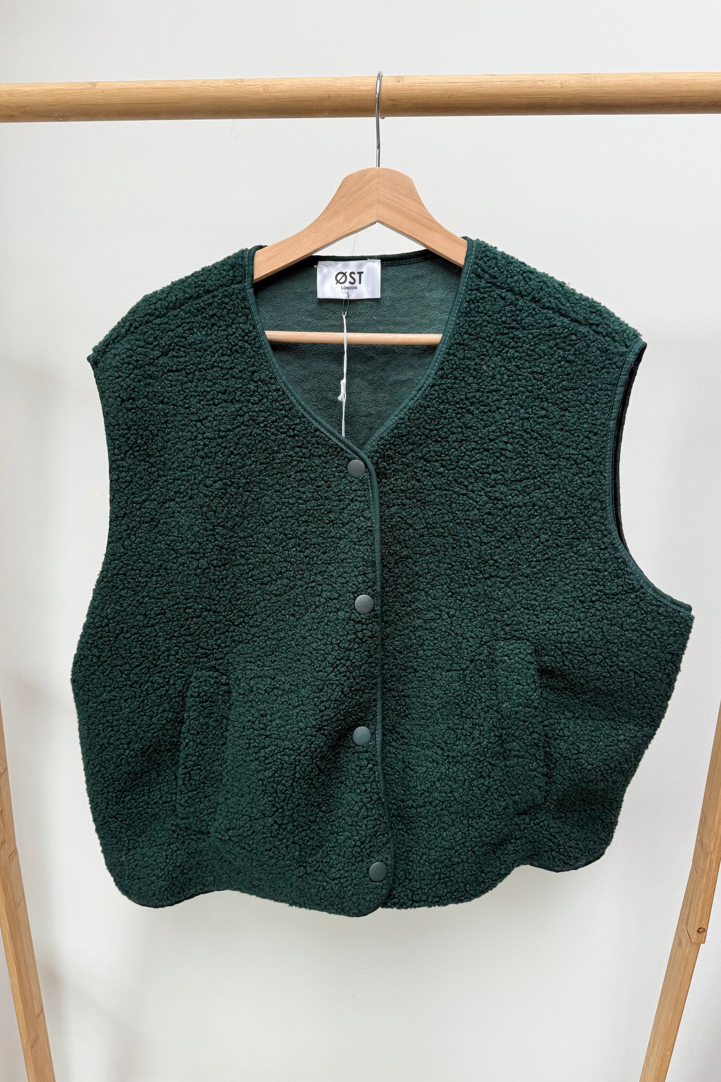Kirsten Sleveless Jacket -Green - Øst London