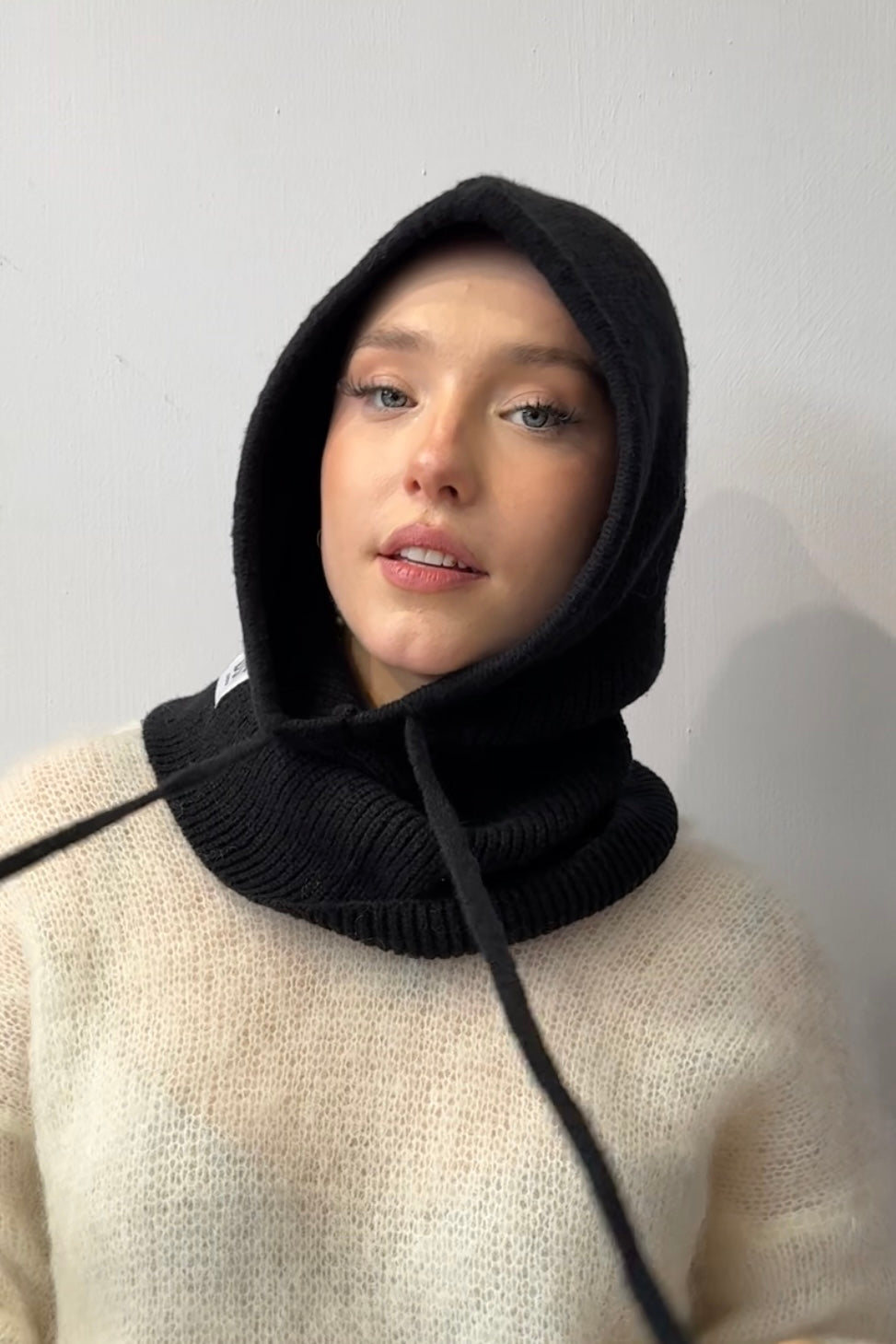 Rikke Cashmere Balaclava -Black