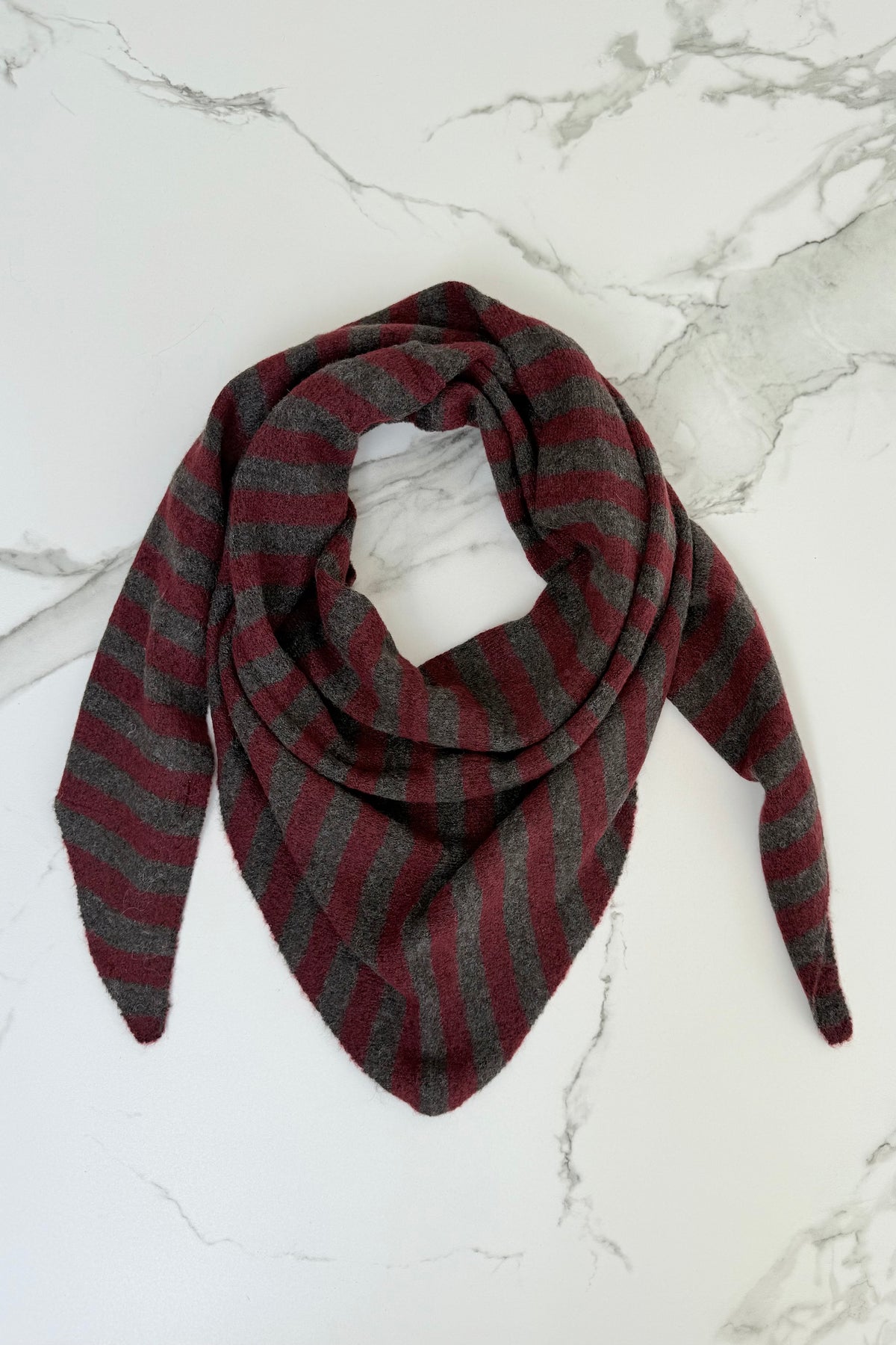 Nordic Stripe Triangel Scarf -Burgundy/Brown