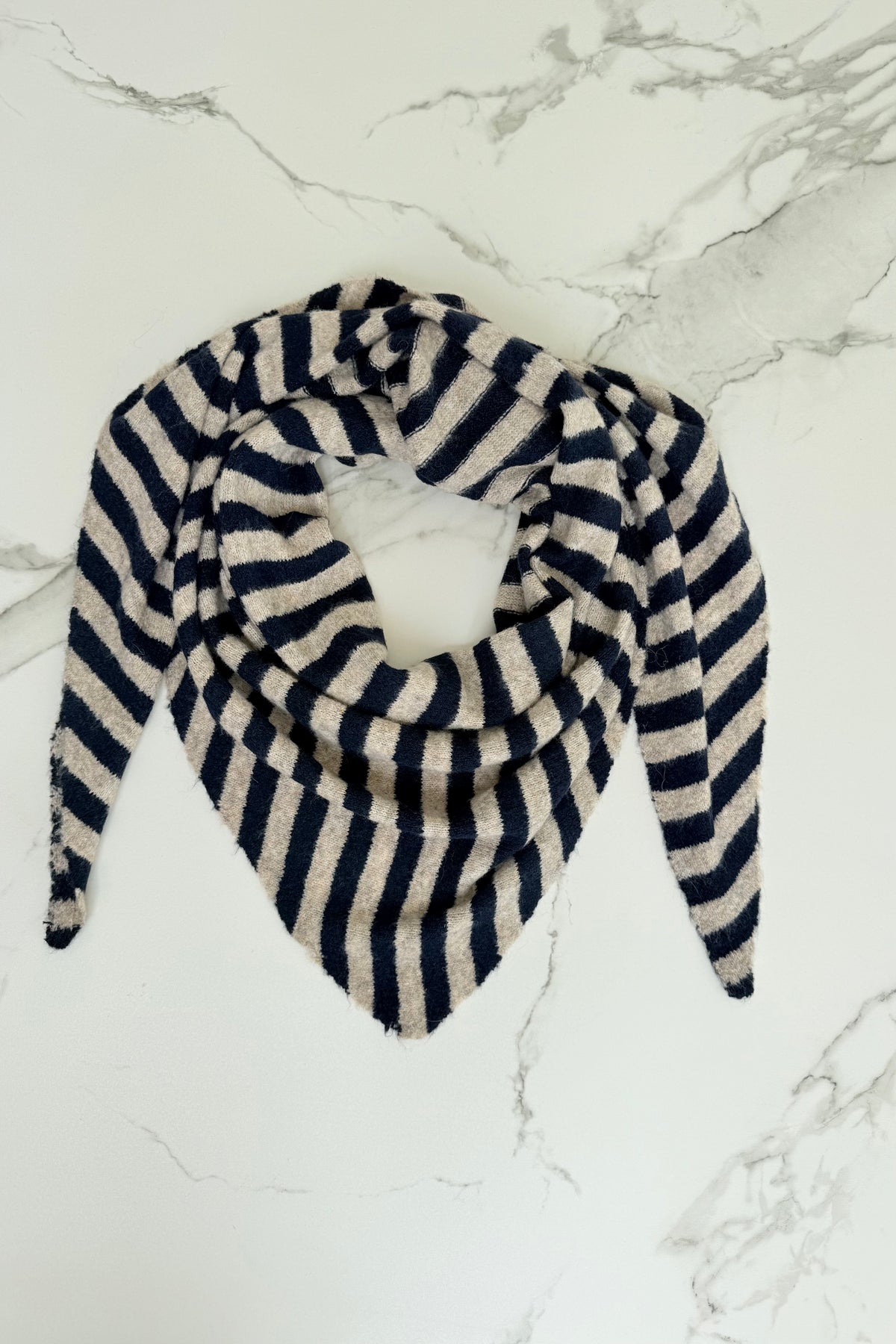 Nordic Stripe Triangel Scarf -Navy/Taupe