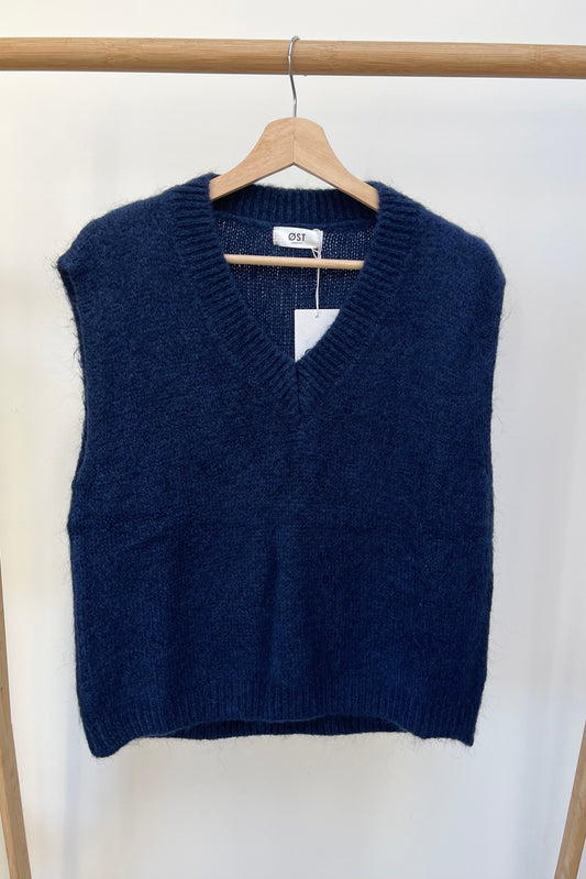 Mohair v-neck waistcoat Navy