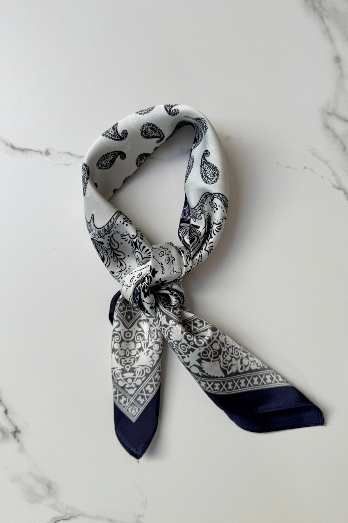 Vilja Scarf Paisley Navy/White