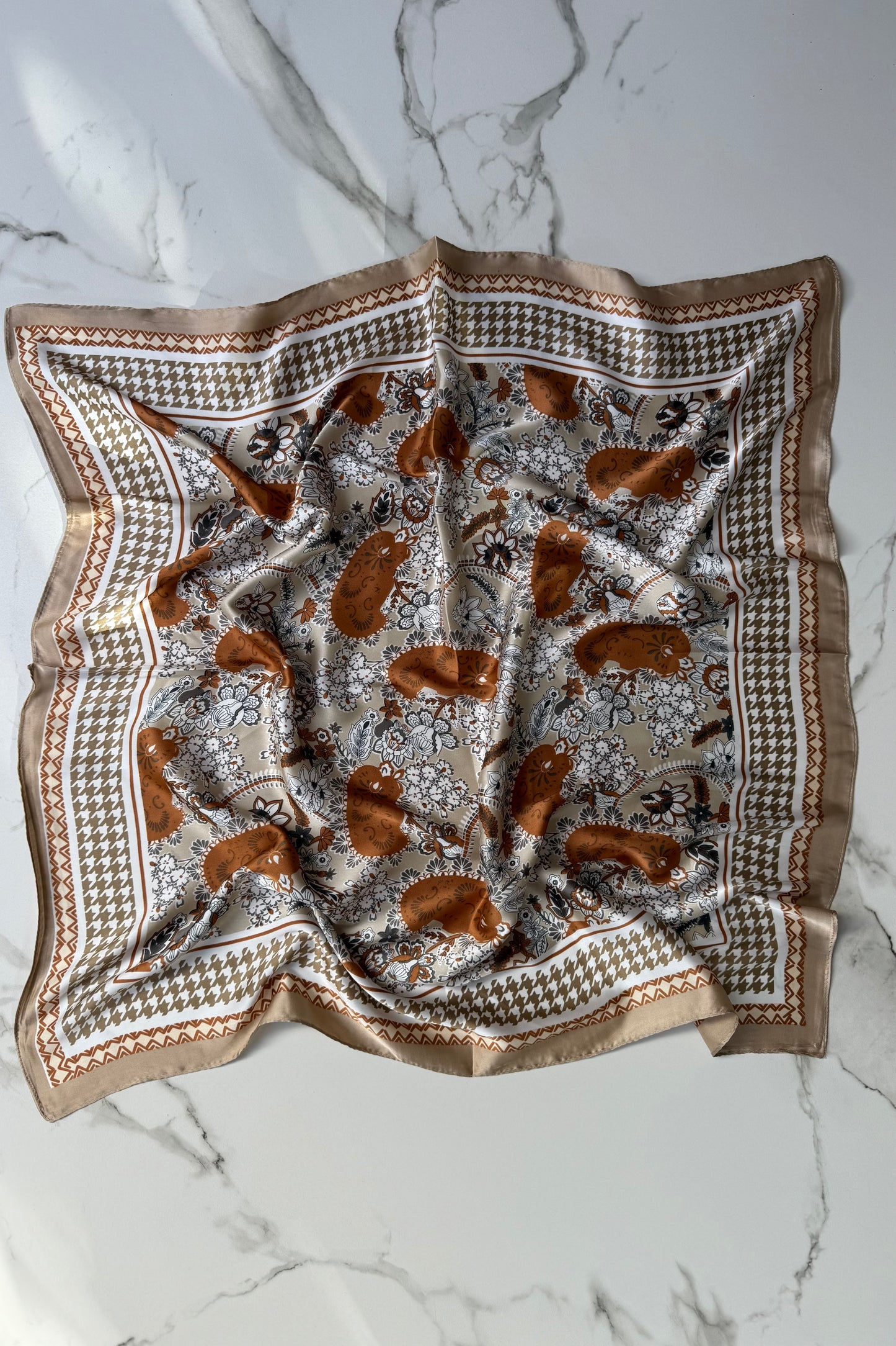 Vilja Scarf -Brown flower