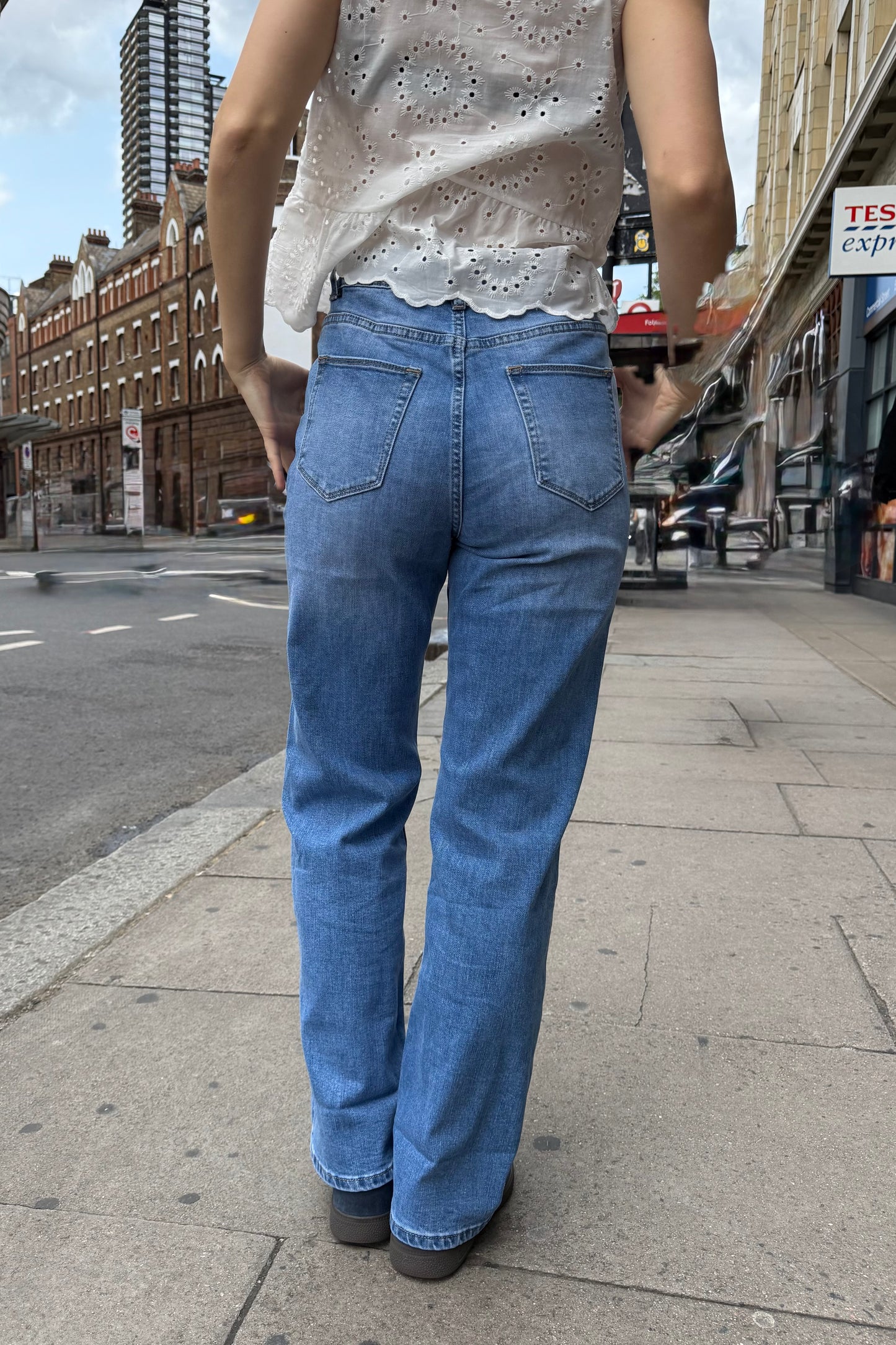 Astrid High Waist Jeans -Mid Blue