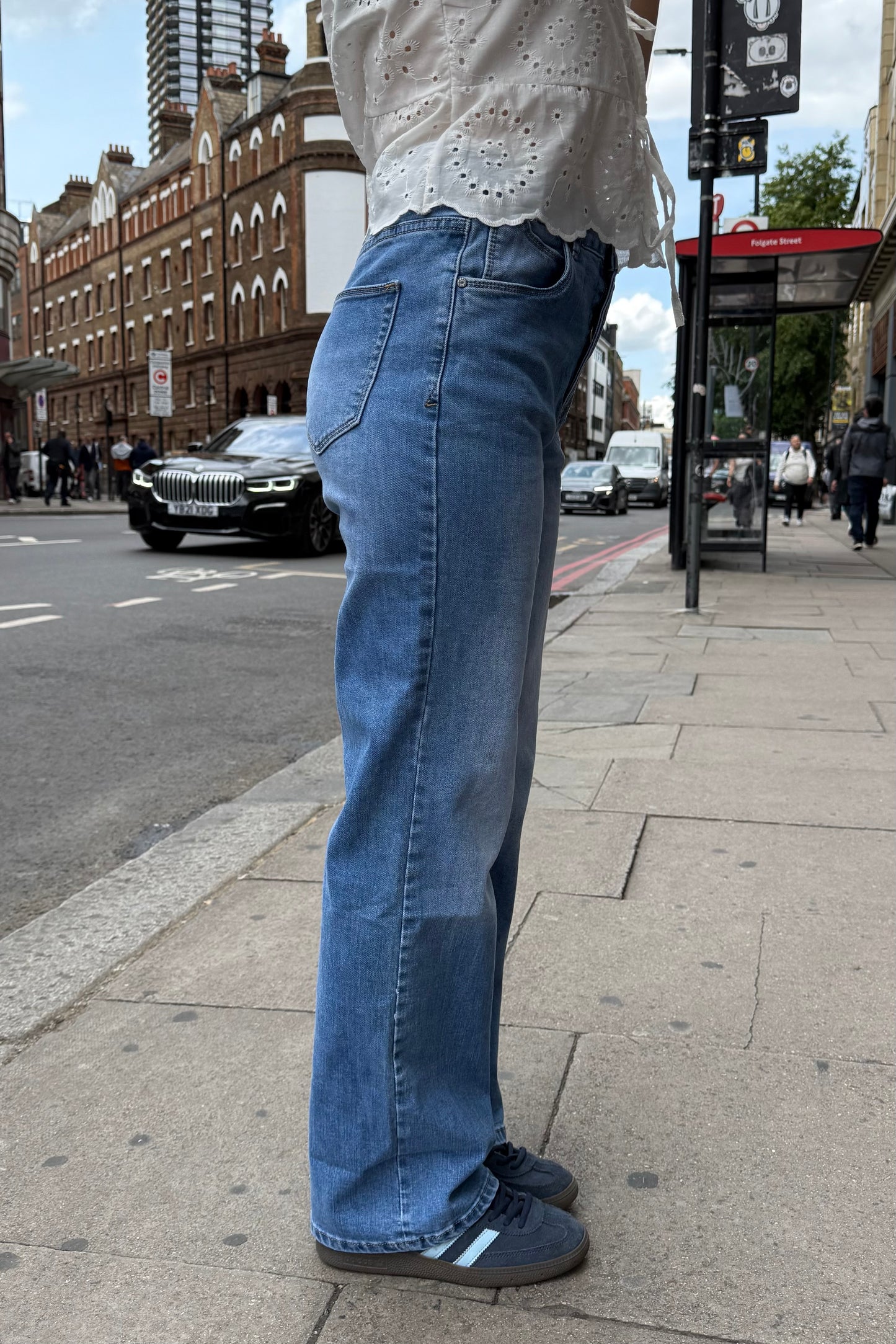 Astrid High Waist Jeans -Mid Blue
