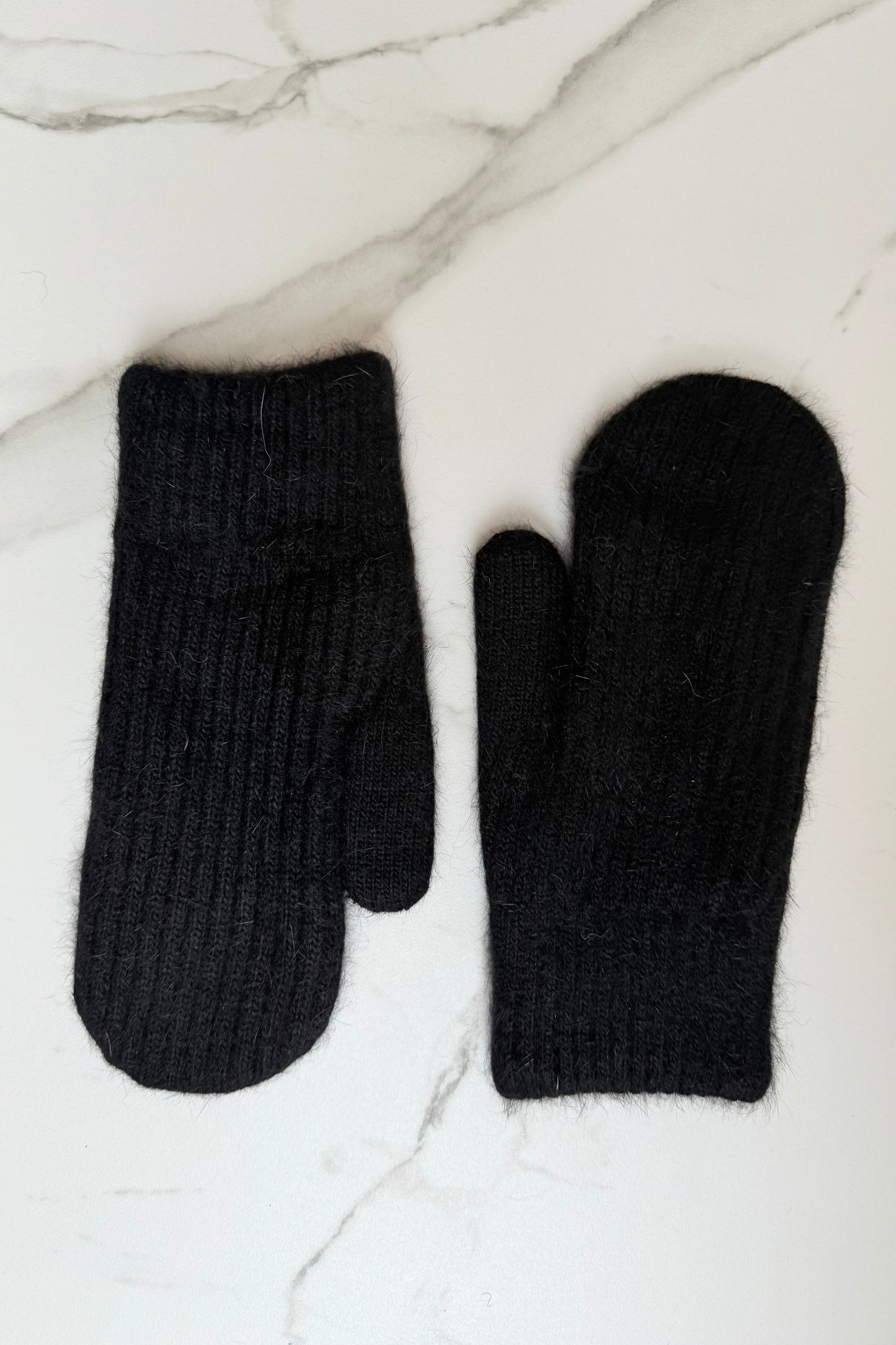 Fluffy Angora Mittens -Black - Øst London