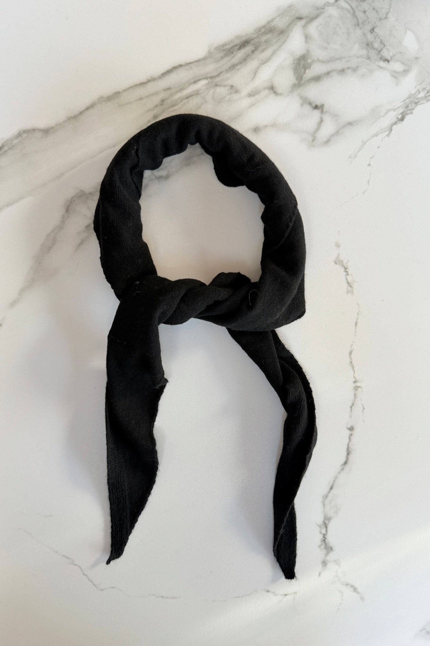 Dina Cashmere Triangle Scarf -Black
