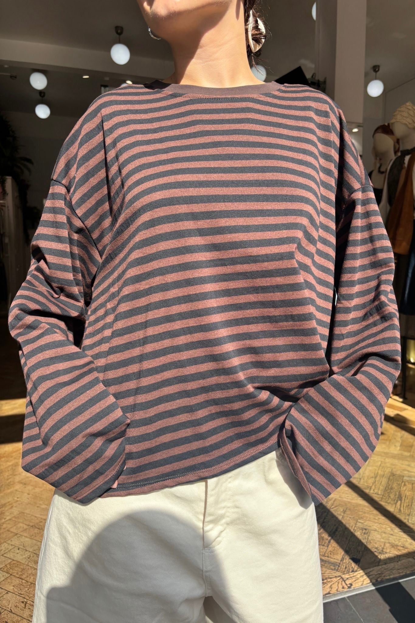 Anna Crewneck -Back/Brown