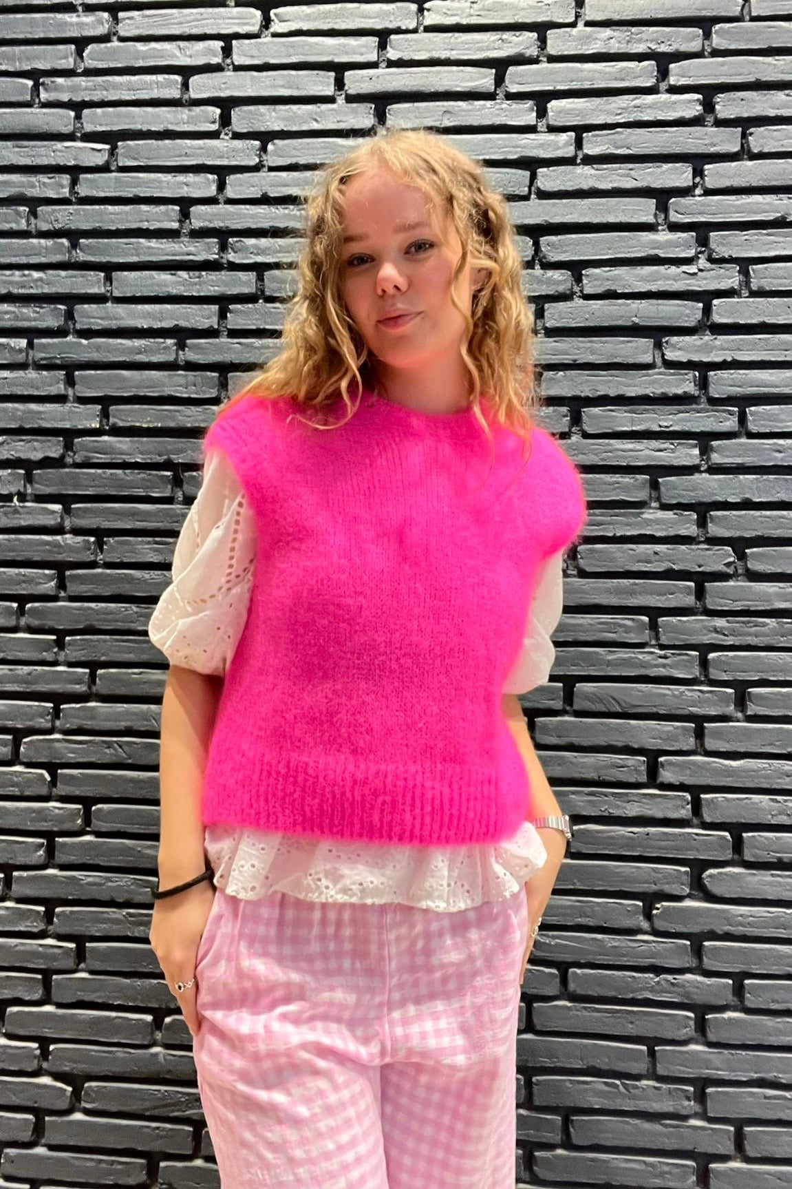 Mohair waistcoat round neck Neon Pink