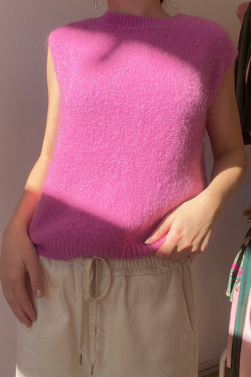 Kathrine Mohair Crewneck Vest -Raspberry