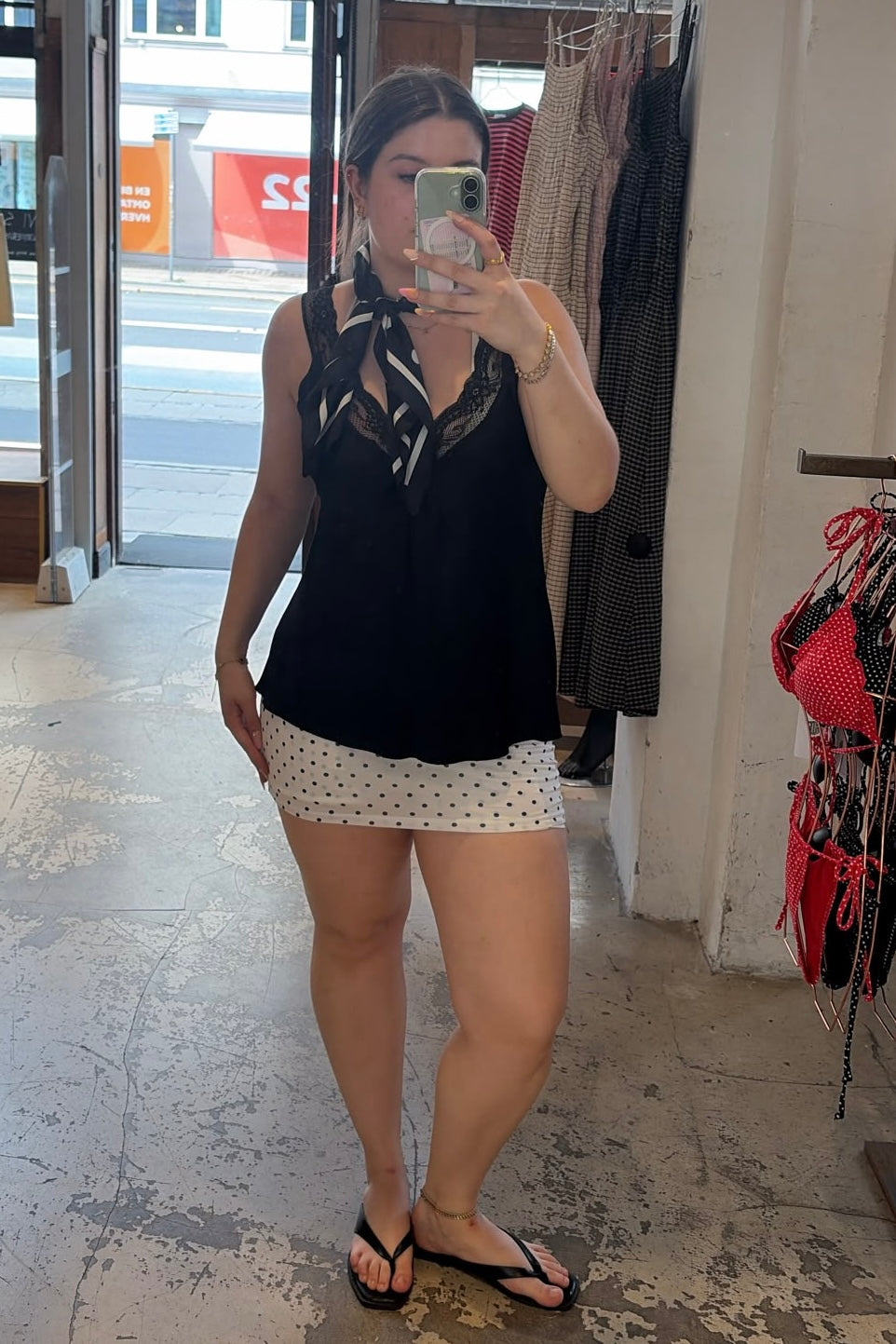 Holly Mini Skort -White black dots - Øst London