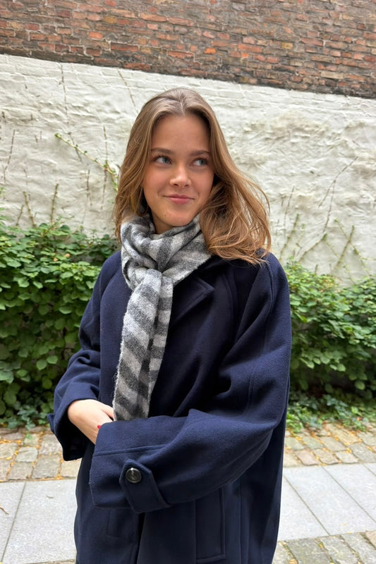Nordic Stripe Triangel Scarf -Grey - Øst London