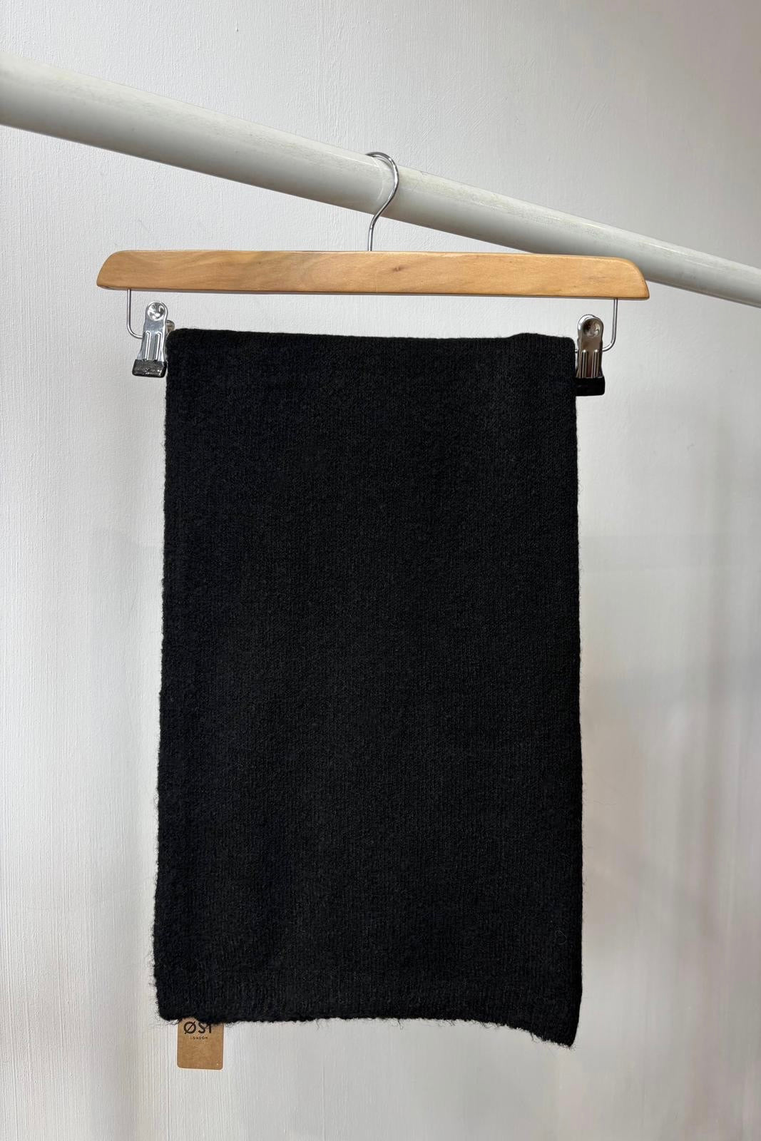 Copenhagen Wool Scarf -Black