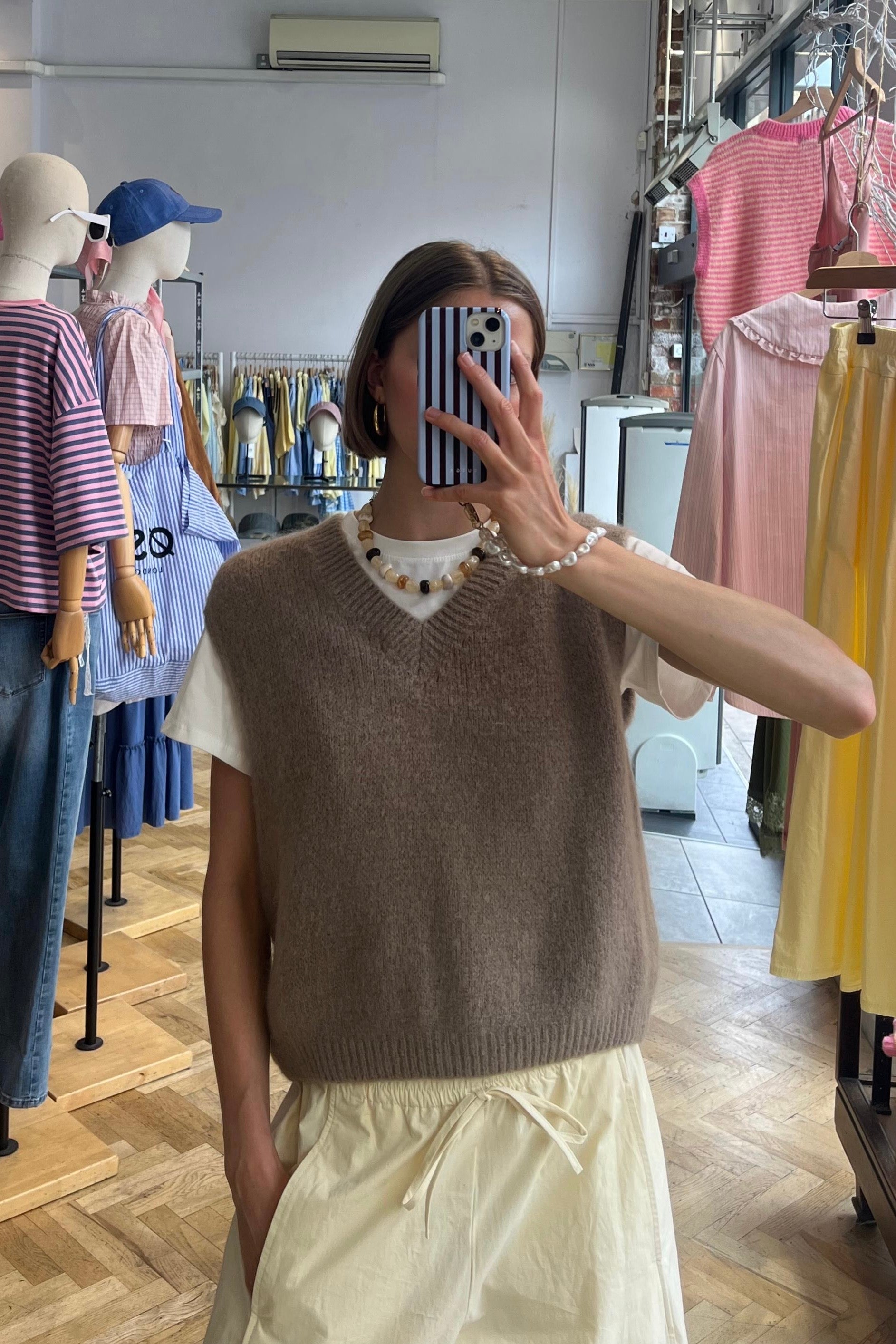 Tessa Mohair Vest -Taupe - Øst London