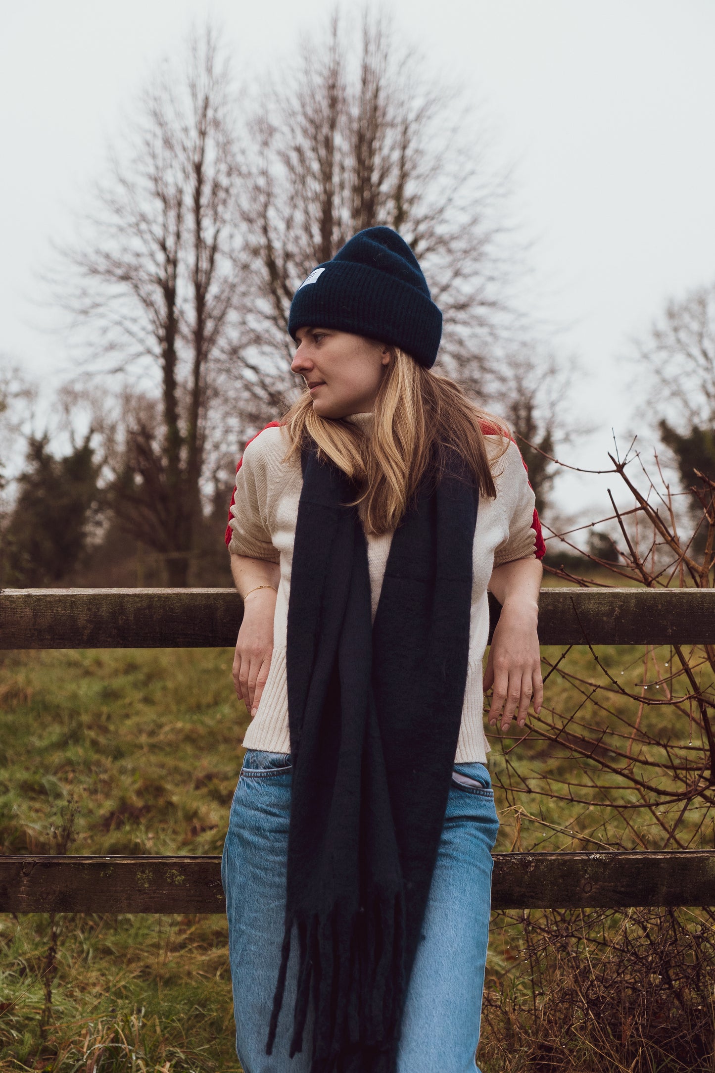 Pernille Oversized Scarf -Navy Blue