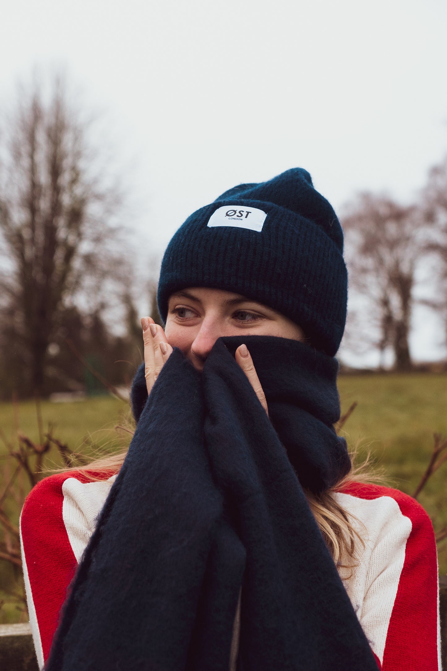 Pernille Oversized Scarf -Navy Blue