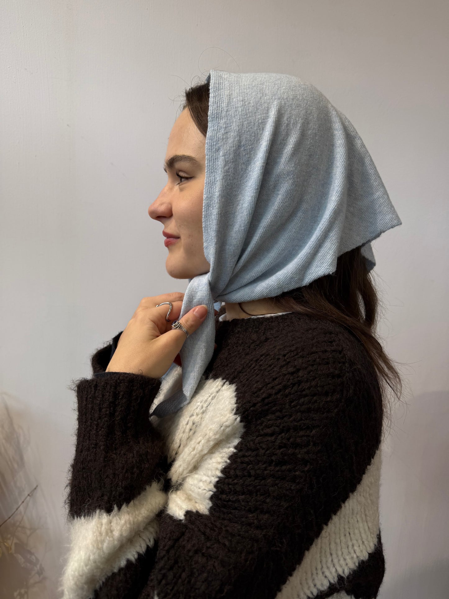 Dina Cashmere Triangle Scarf -Light Blue - Øst London