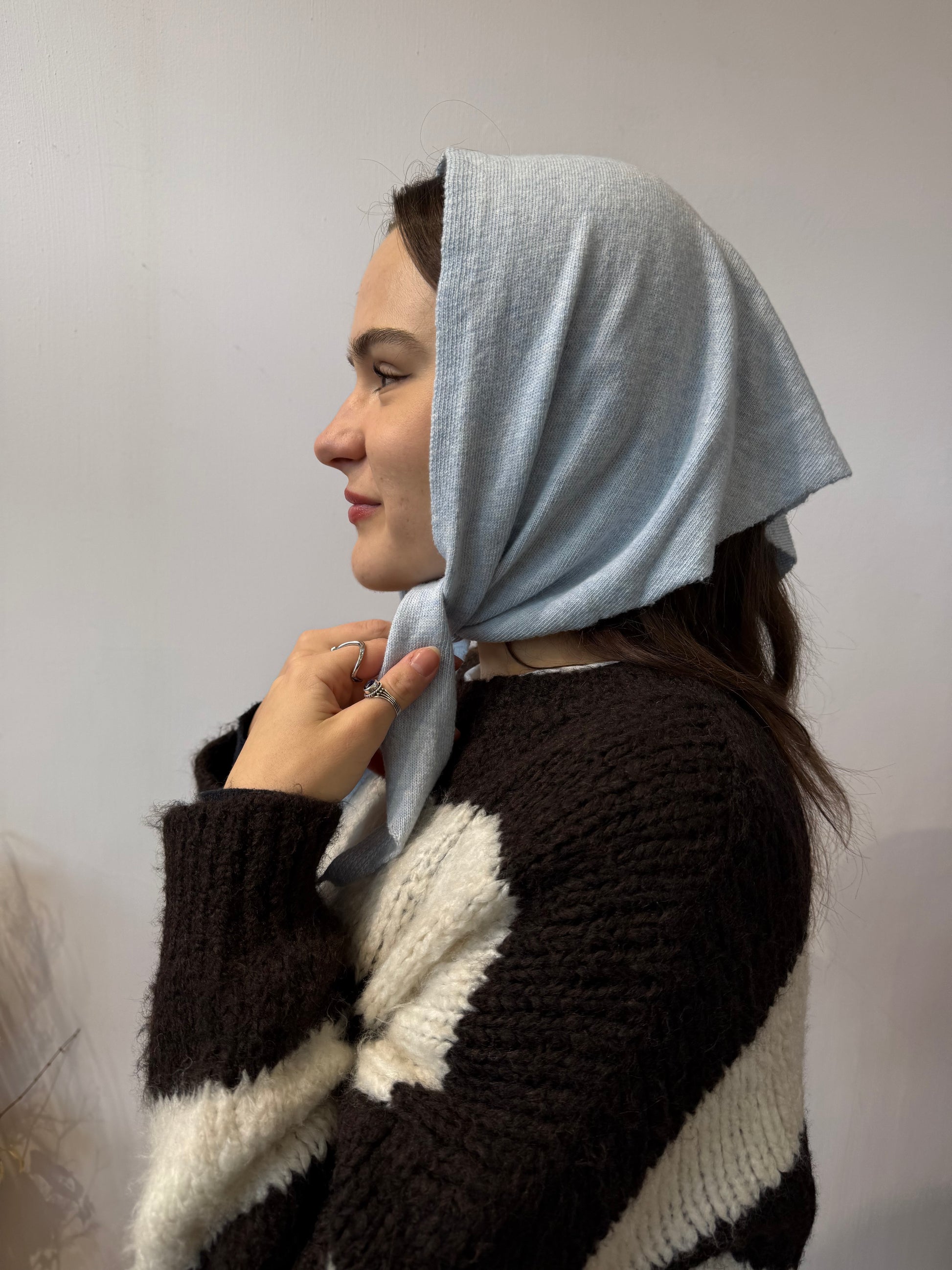 Dina Cashmere Triangle Scarf -Light Blue - Øst London