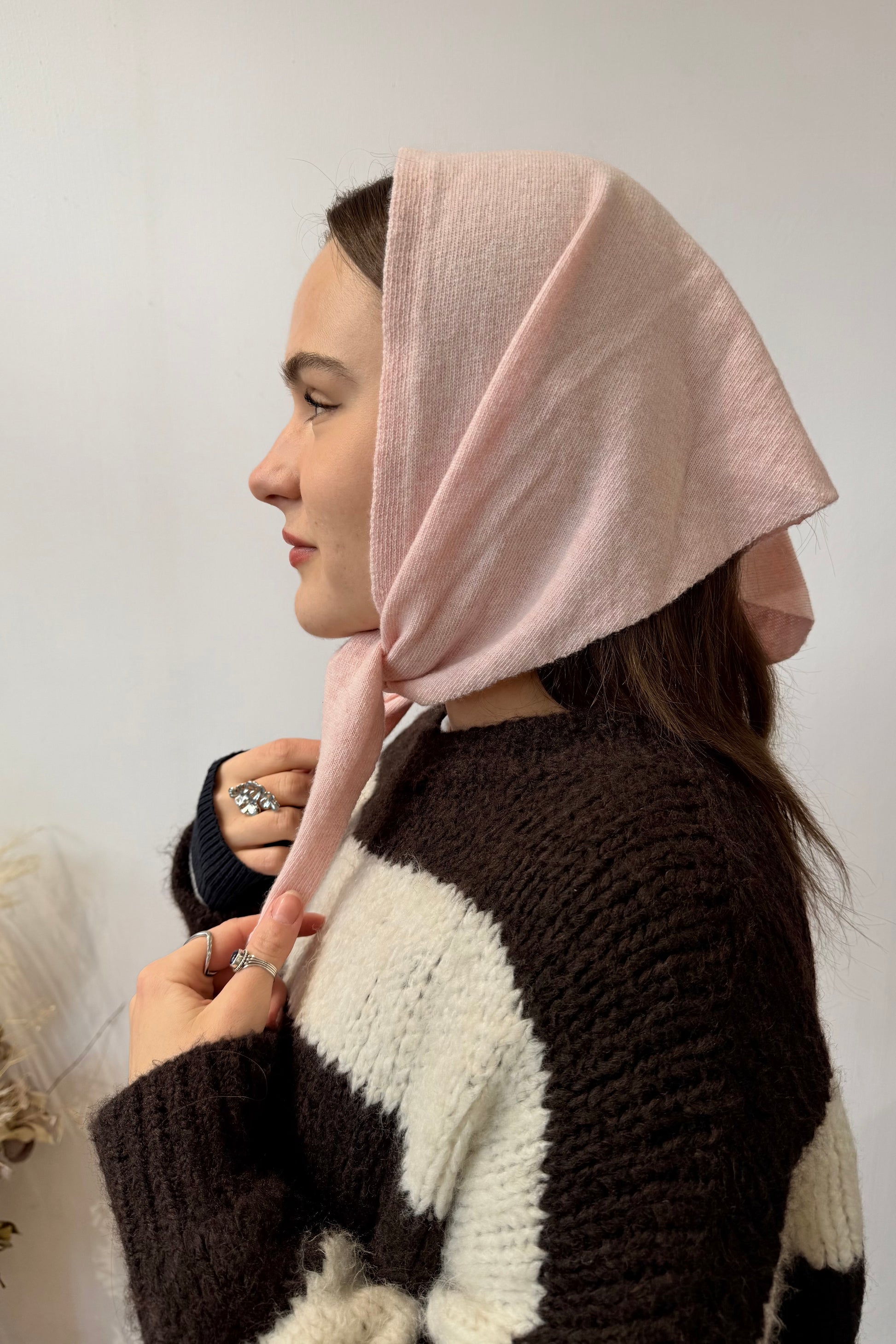 Dina Cashmere Triangle Scarf -Soft Pink - Øst London