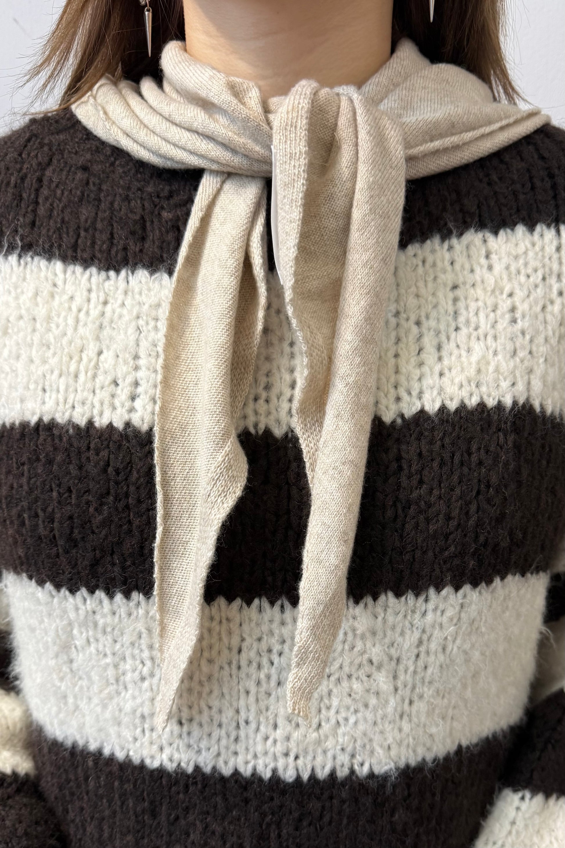 Dina Cashmere Triangle Scarf -Oat - Øst London