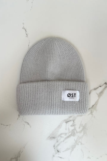 Light grey beanie angora