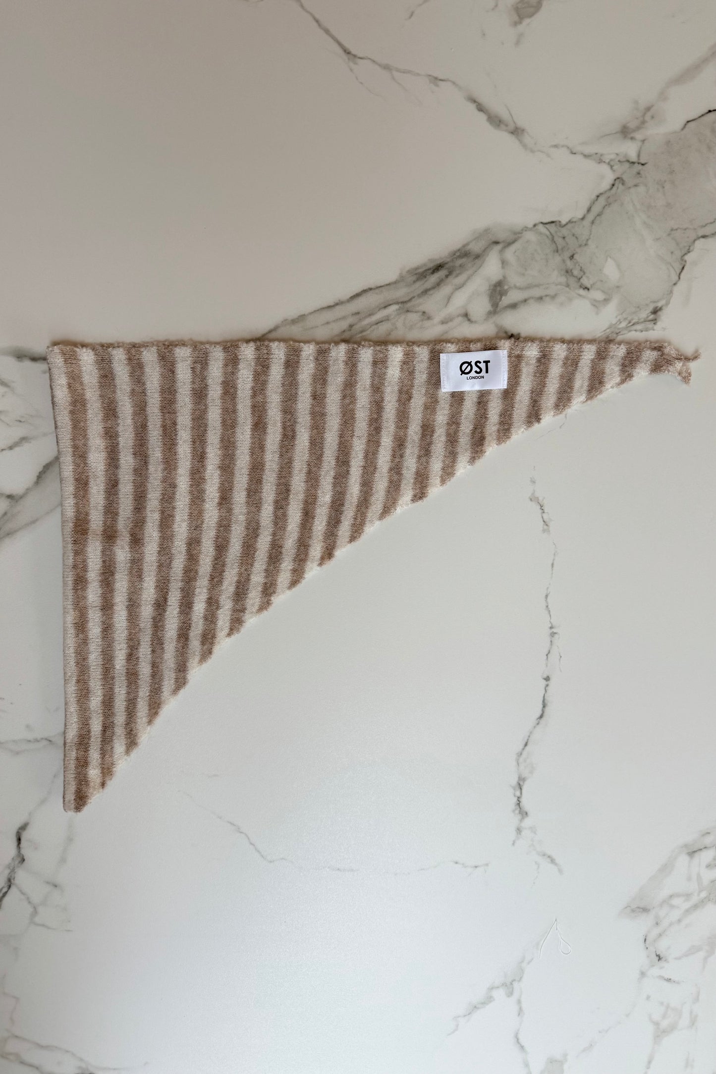 Mynte Triangle Scarf Striped -Taupe - Øst London