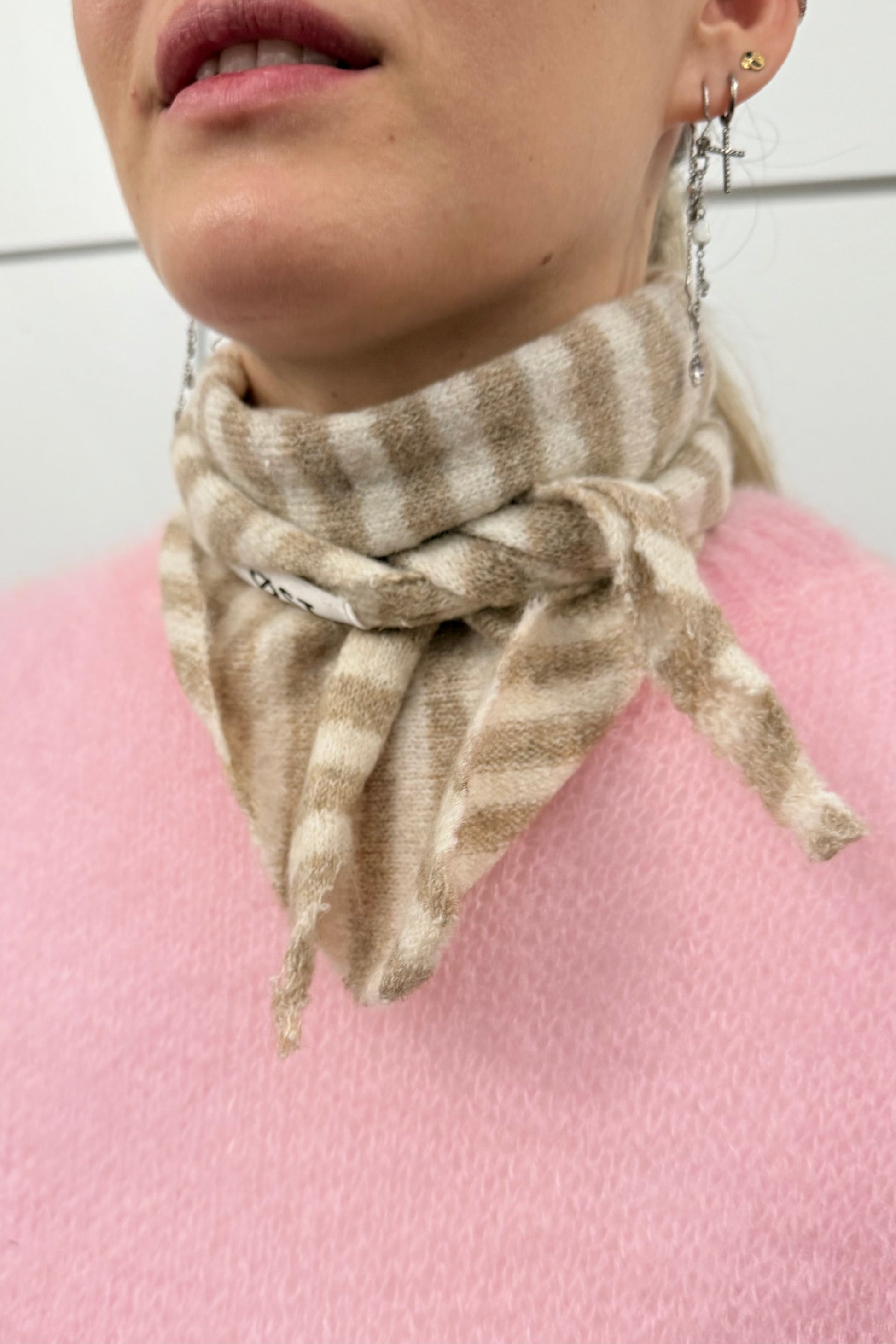 Mynte Triangle Scarf Striped -Taupe - Øst London