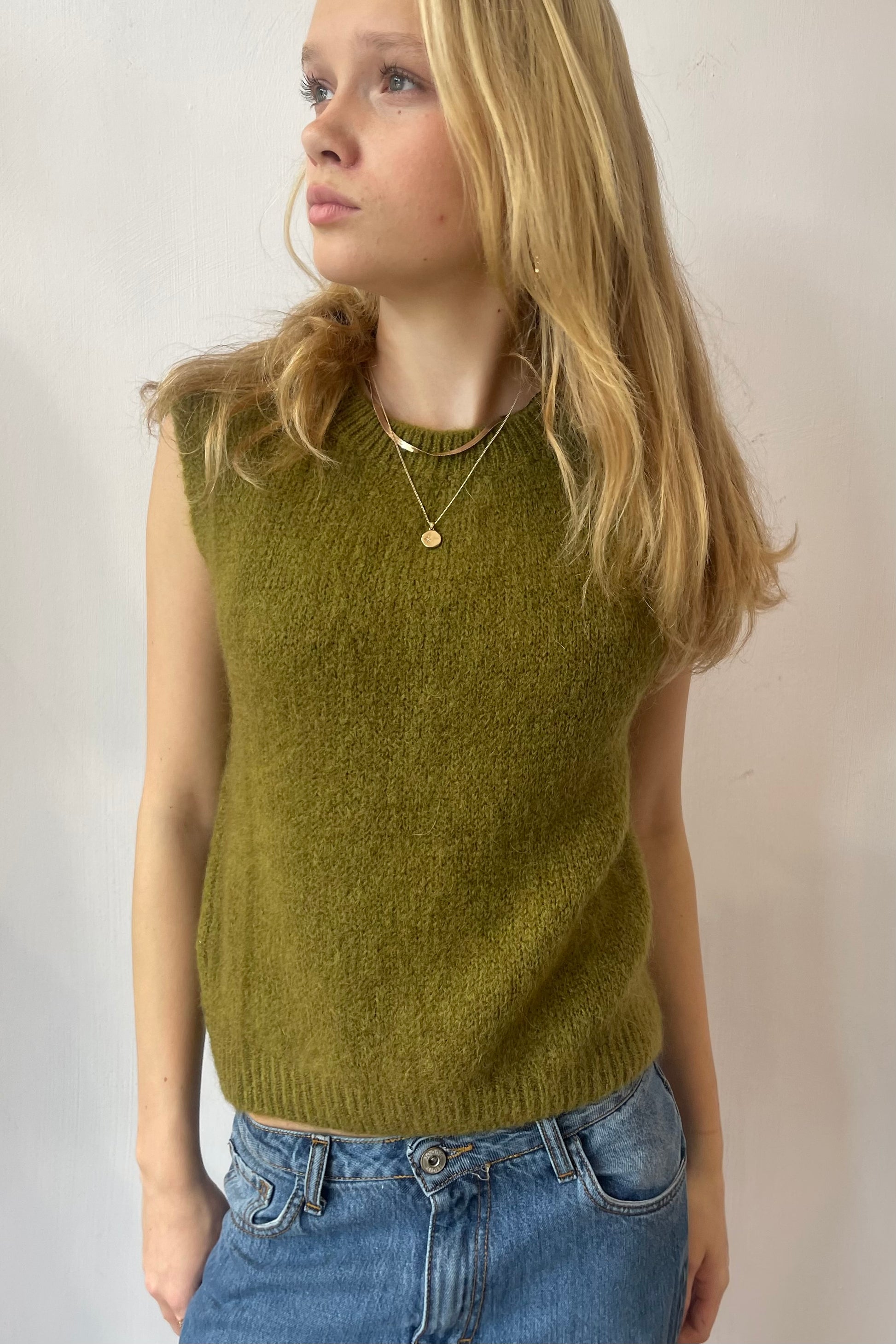 Mohair waistcoat round neck Olive