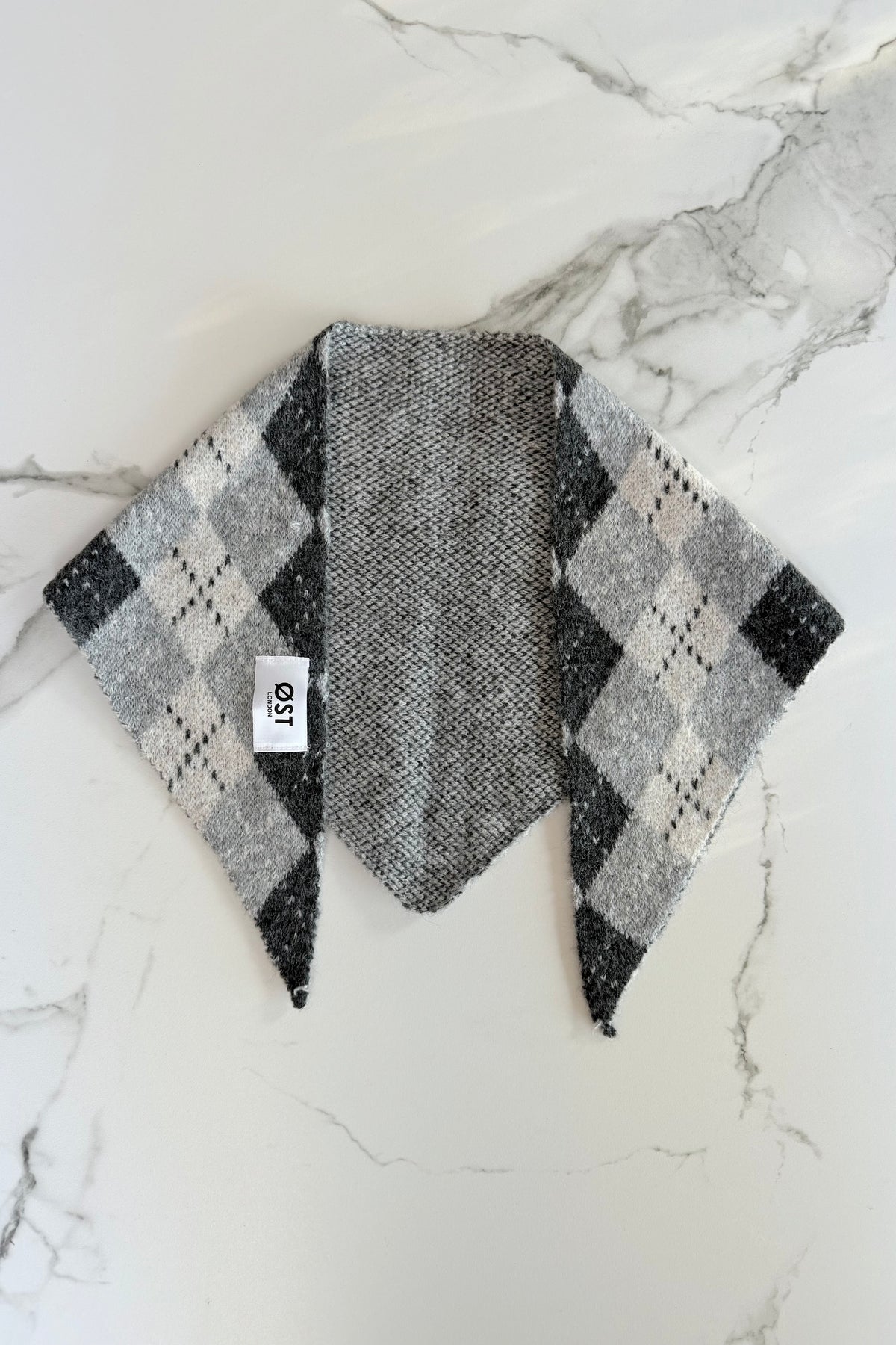 Triangle Scarg Argyle Triangle Scarf -Grey – Øst London