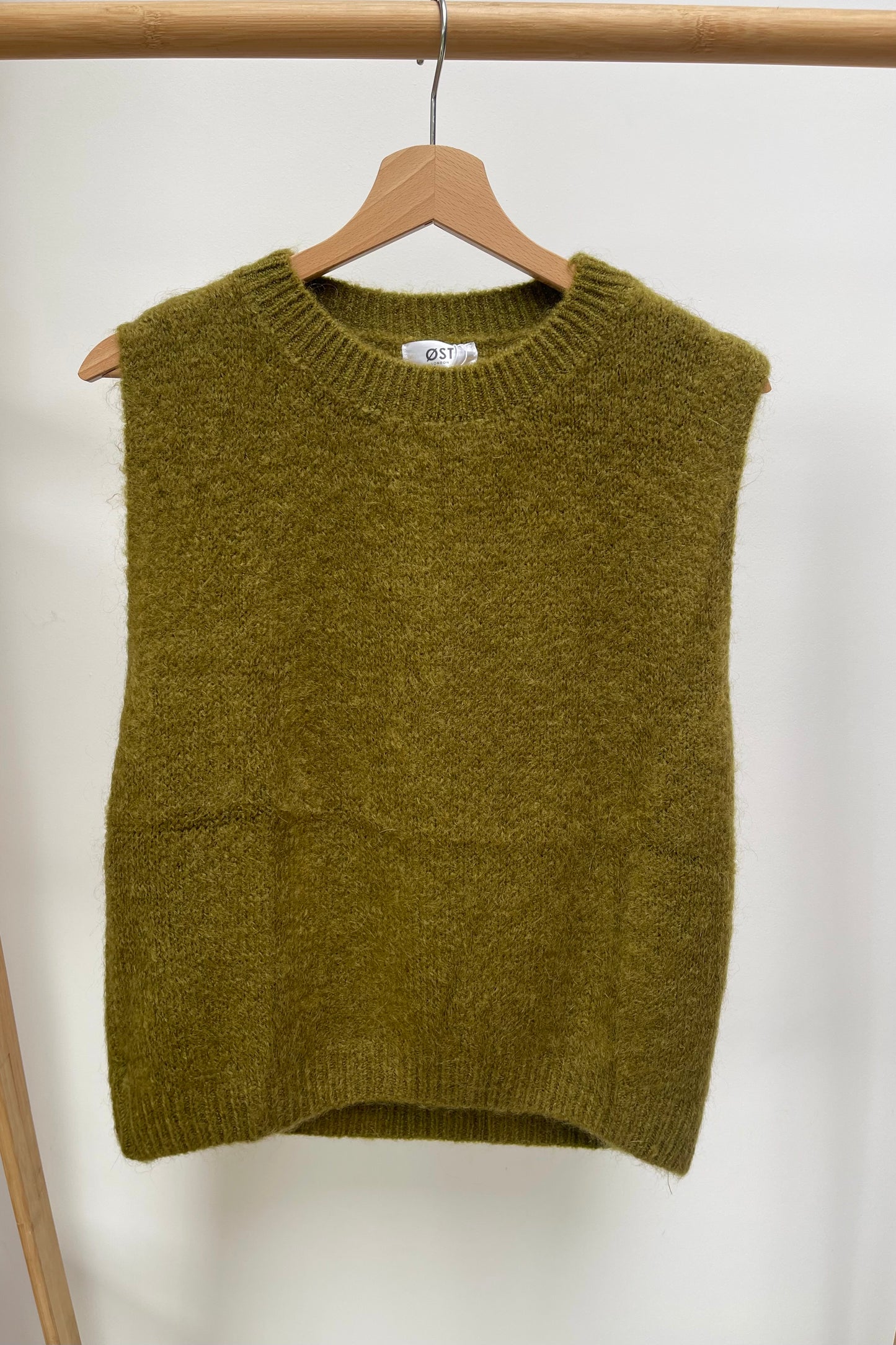 Mohair waistcoat round neck Olive