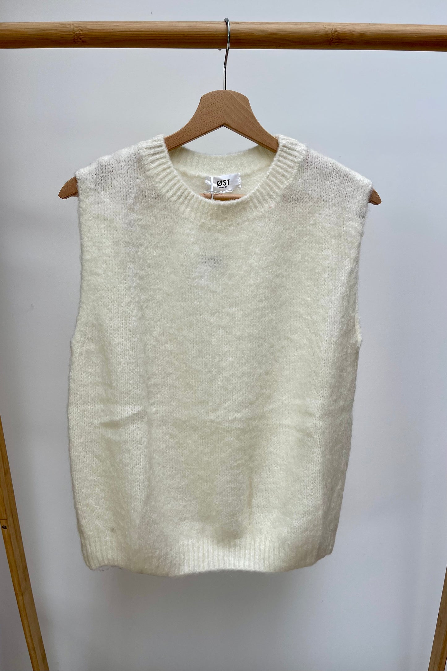 Mohair waistcoat round neck White