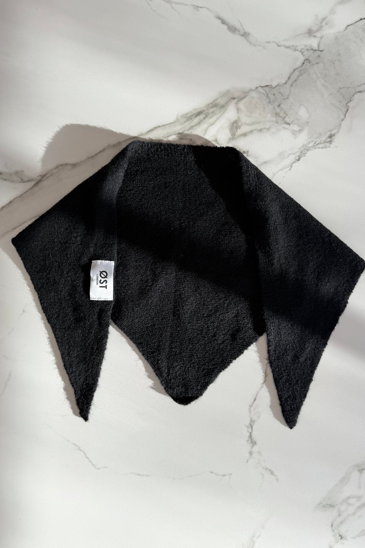 Mynte Triangel Scarf -Black