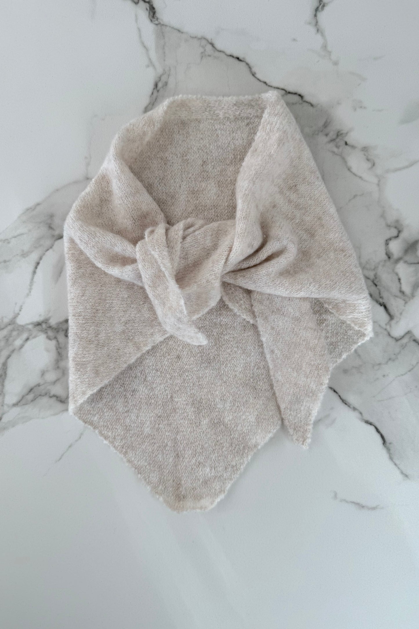 Mynte Triangel Scarf -Cream