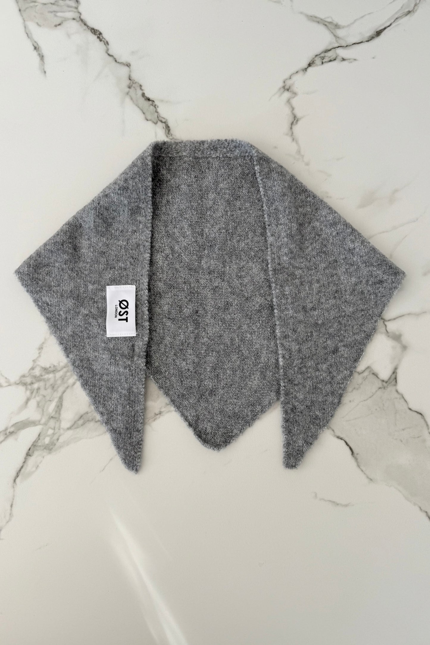 Mynte Triangel Scarf -Grey - Øst London