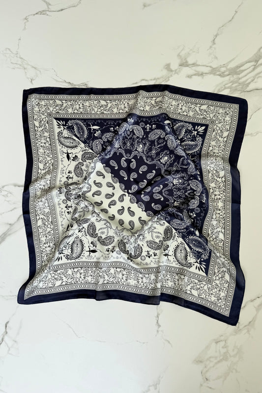 Vilja Scarf -Navy/White