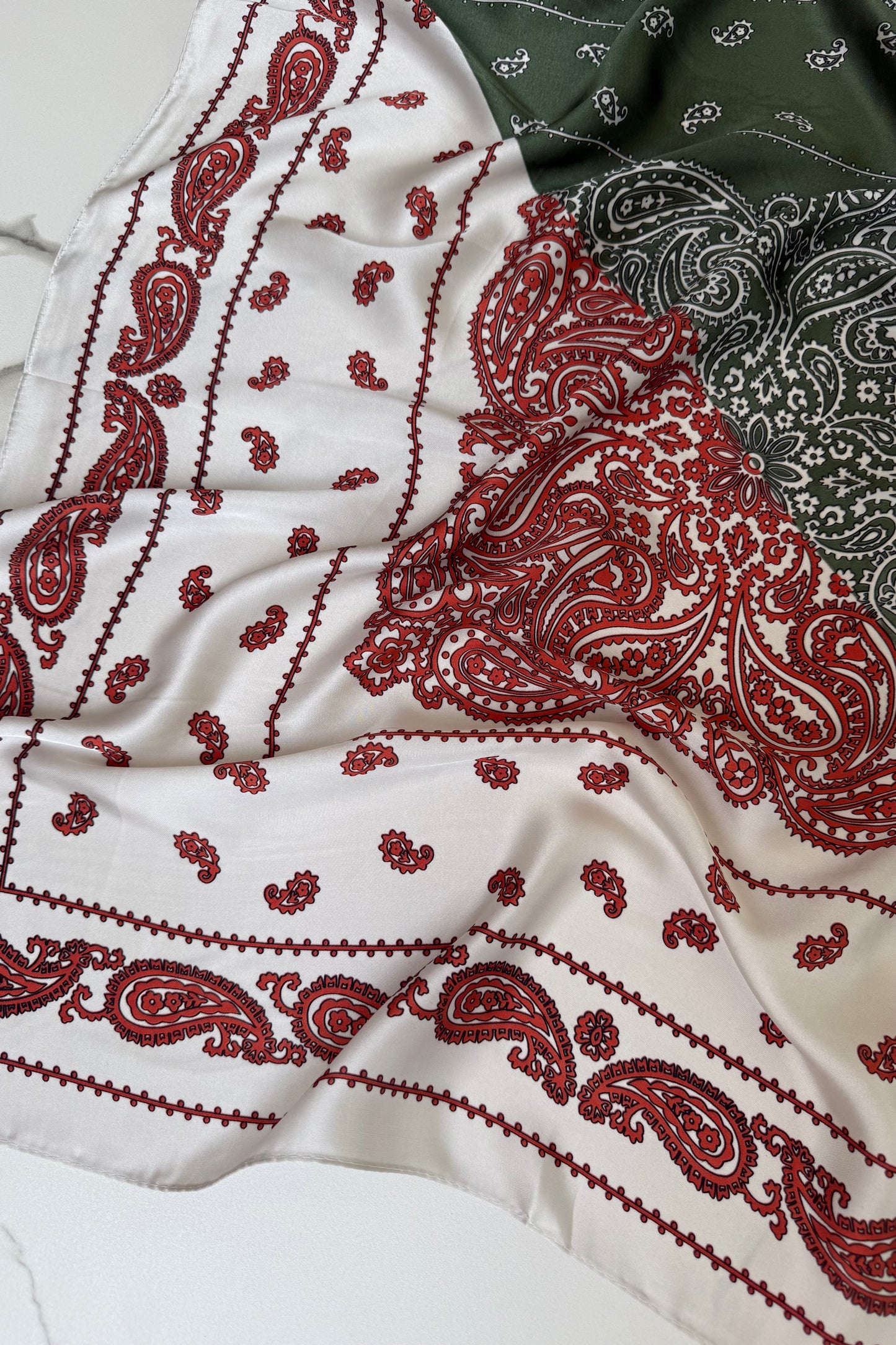 Vilja Scarf -Khaki/White