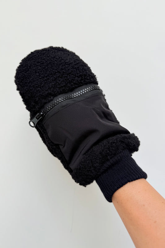 Solvej Teddy Mittens with Zip Pocket -Black