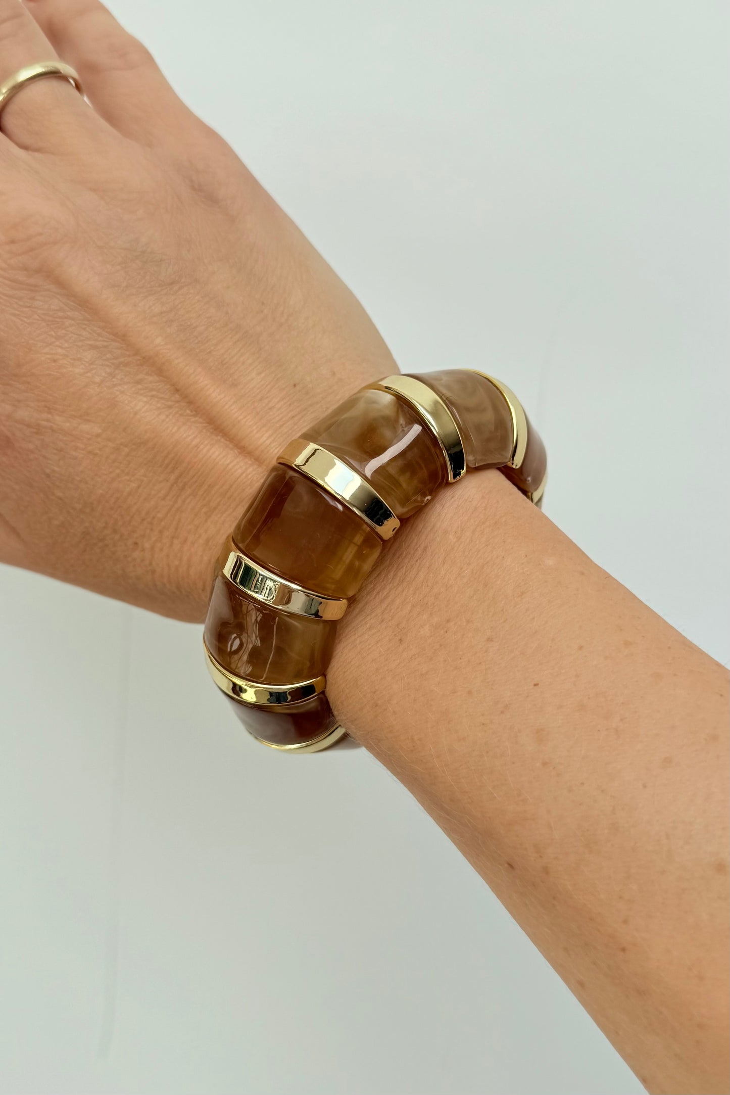 Amber Gold Round Bangle