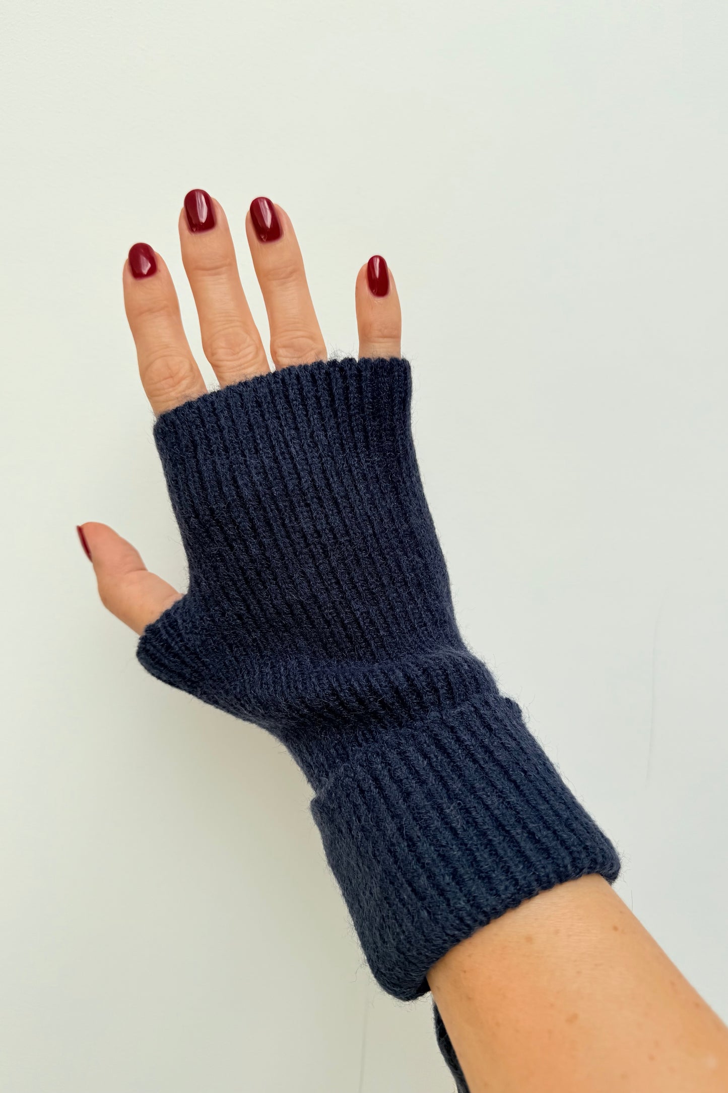Ellen Wool Mittens -Navy