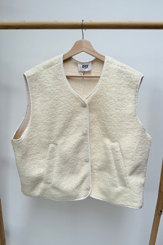 Kirsten Sleveless Jacket -White
