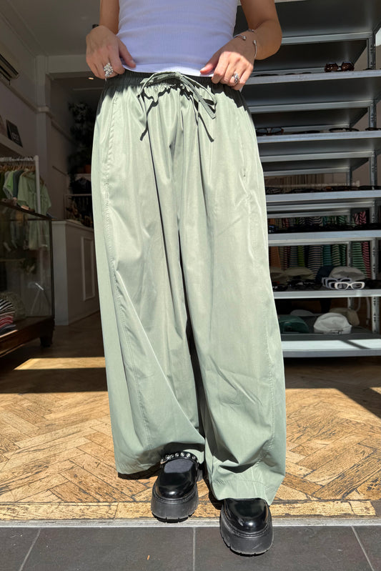 Ruth Barrel Trousers -Khaki - Øst London