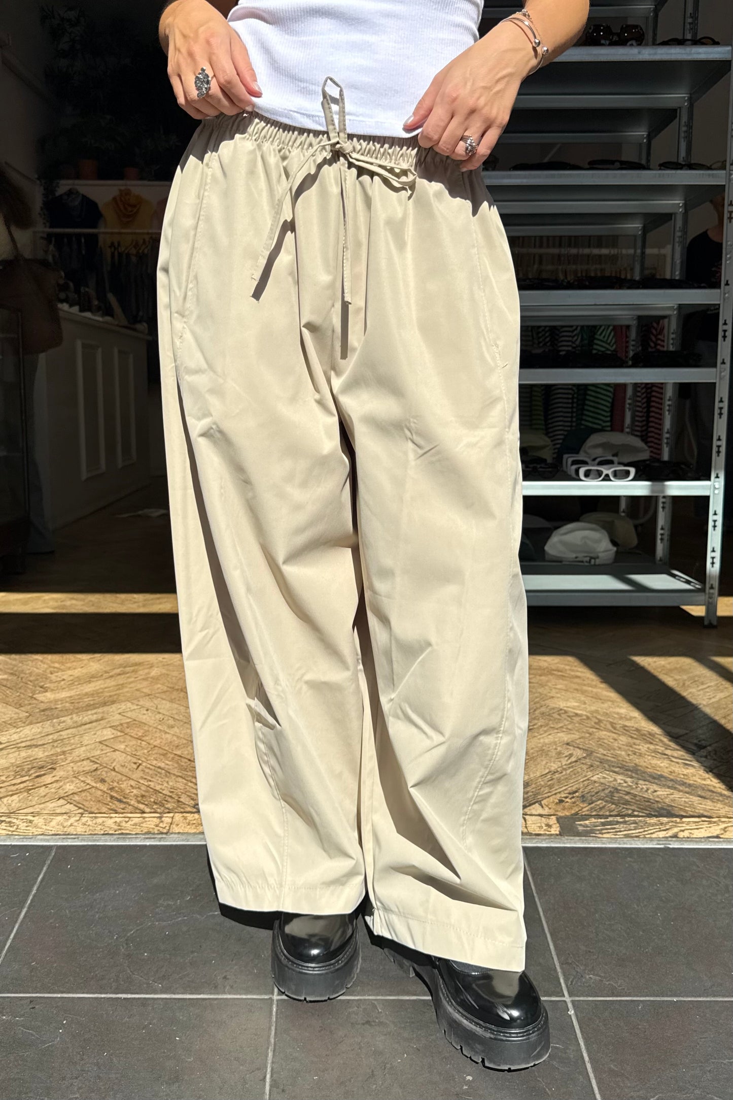 Ruth Barrel Trousers -Cream - Øst London