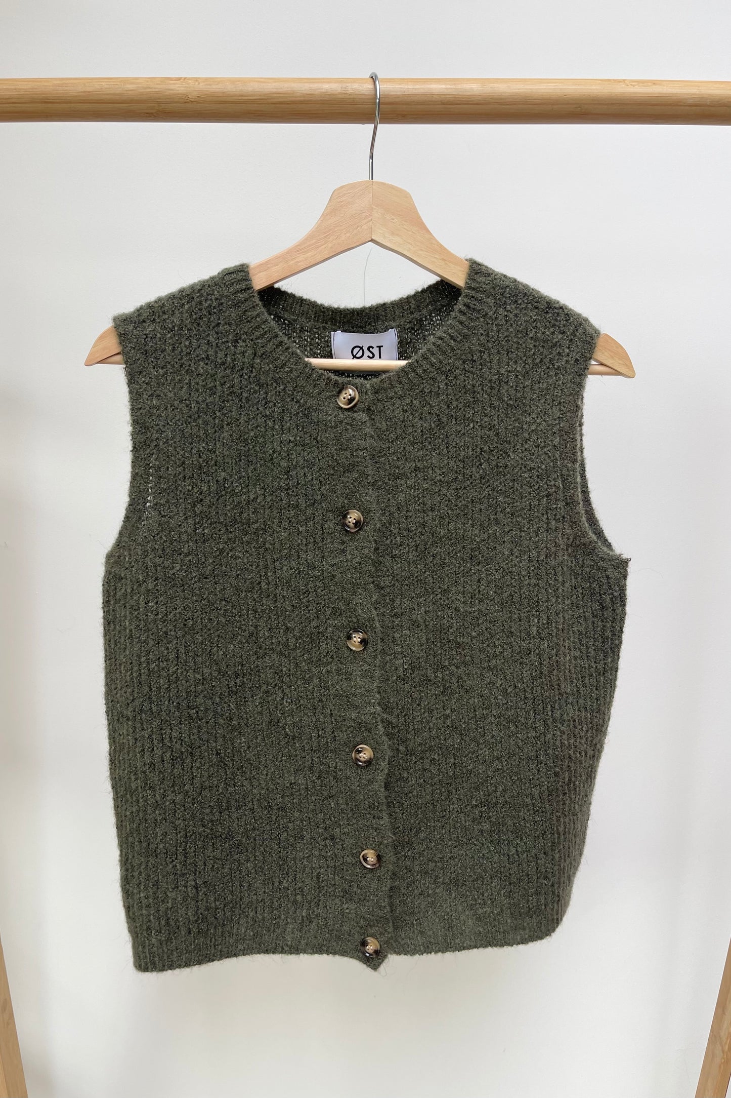 Wool waistcoat buttons round neck Khaki