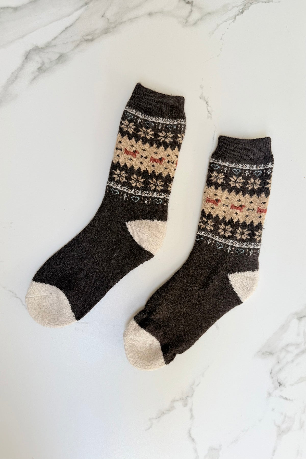 Snowflake Fluffy Socks -Brown